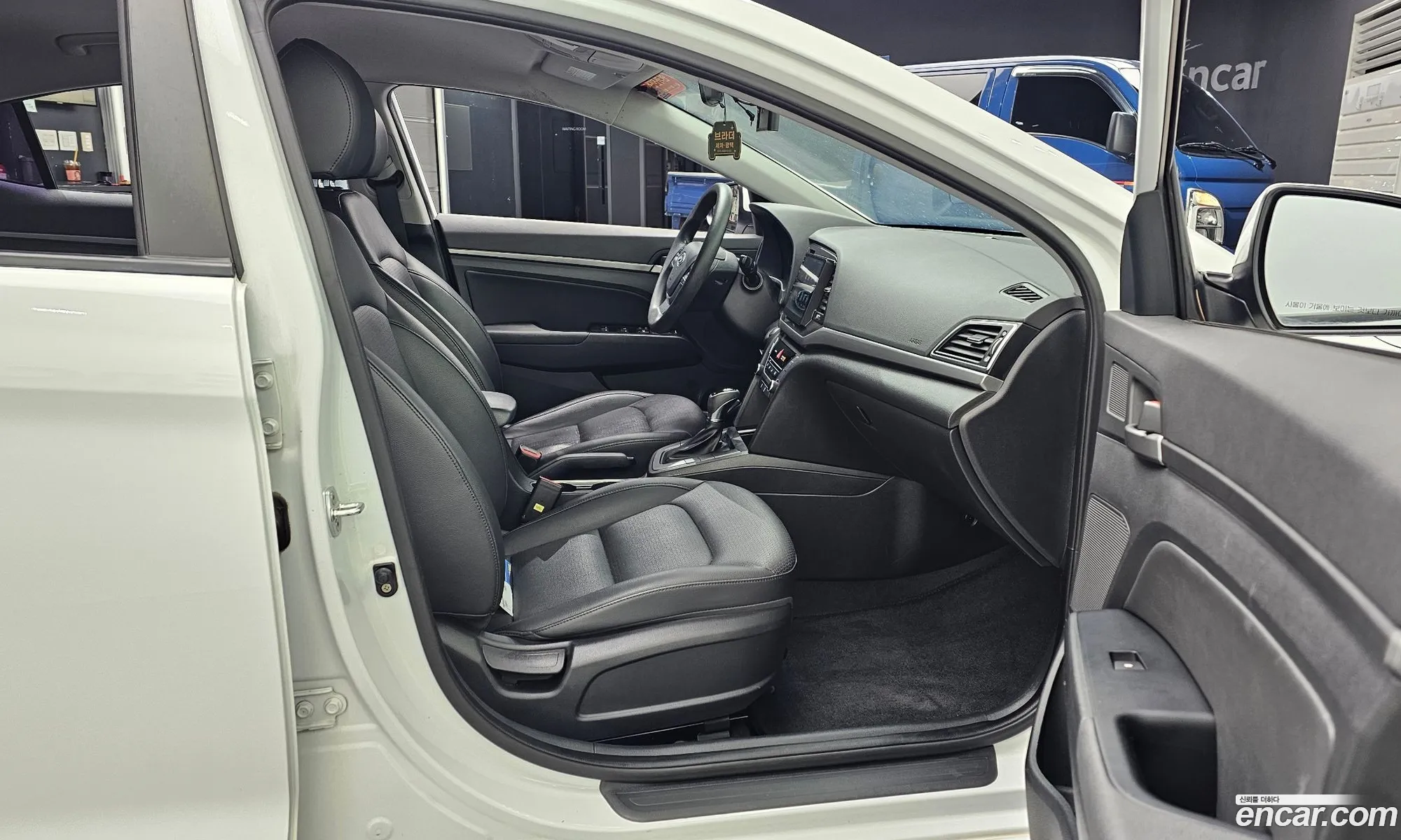 Hyundai Elantra AD 2017 — 3