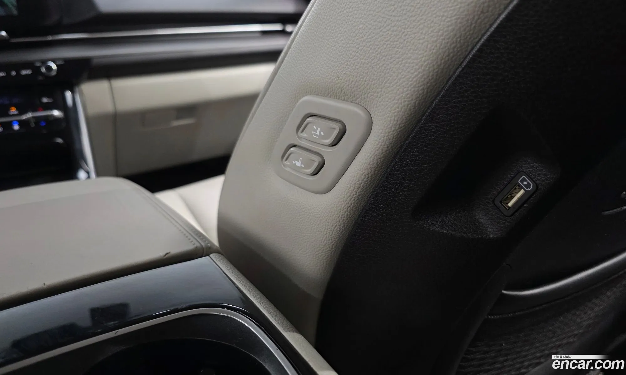 Kia Carnival 2021 KNANC81BBMS069626 — 3