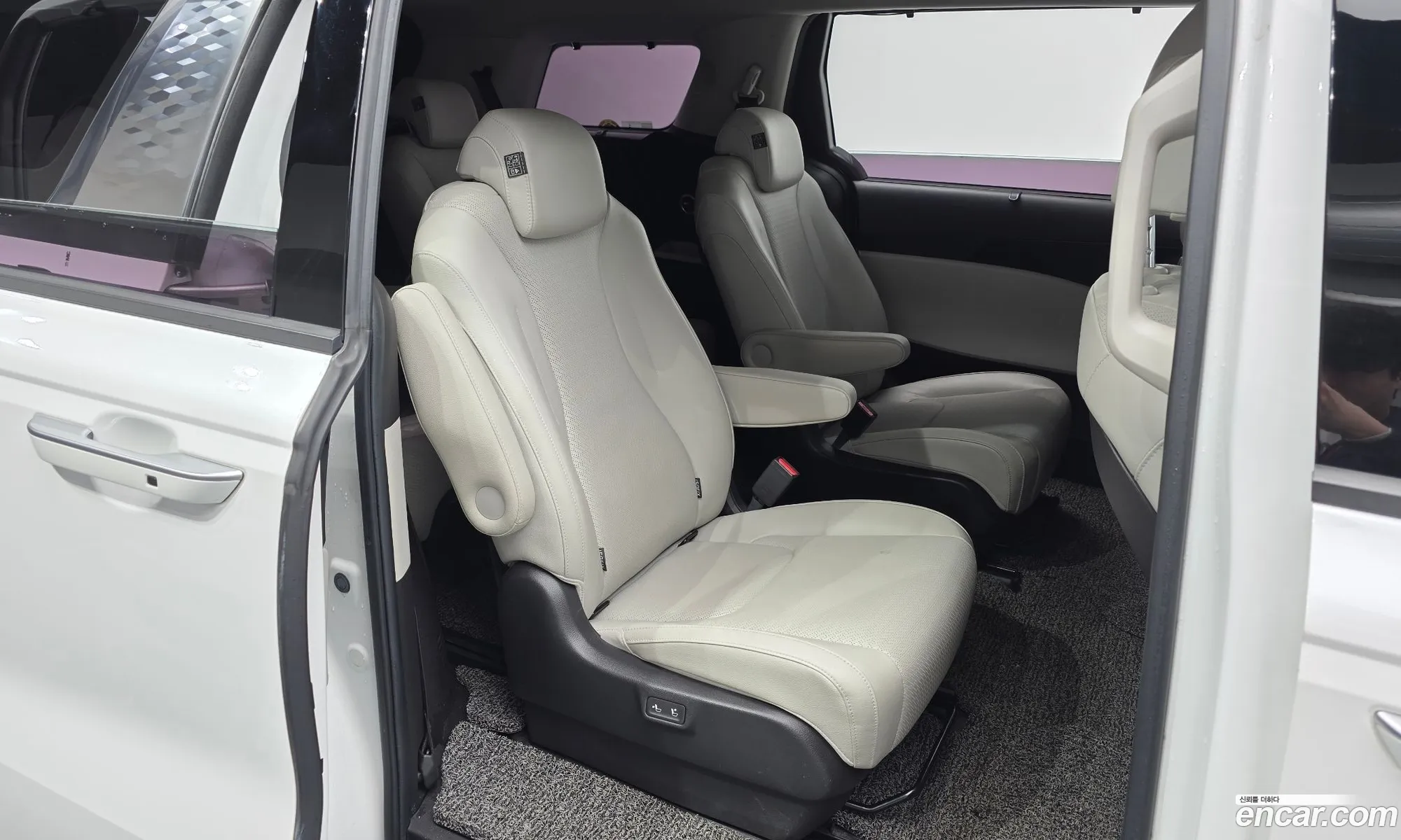 Kia Carnival 2021 KNANC81BBMS069626 — 19