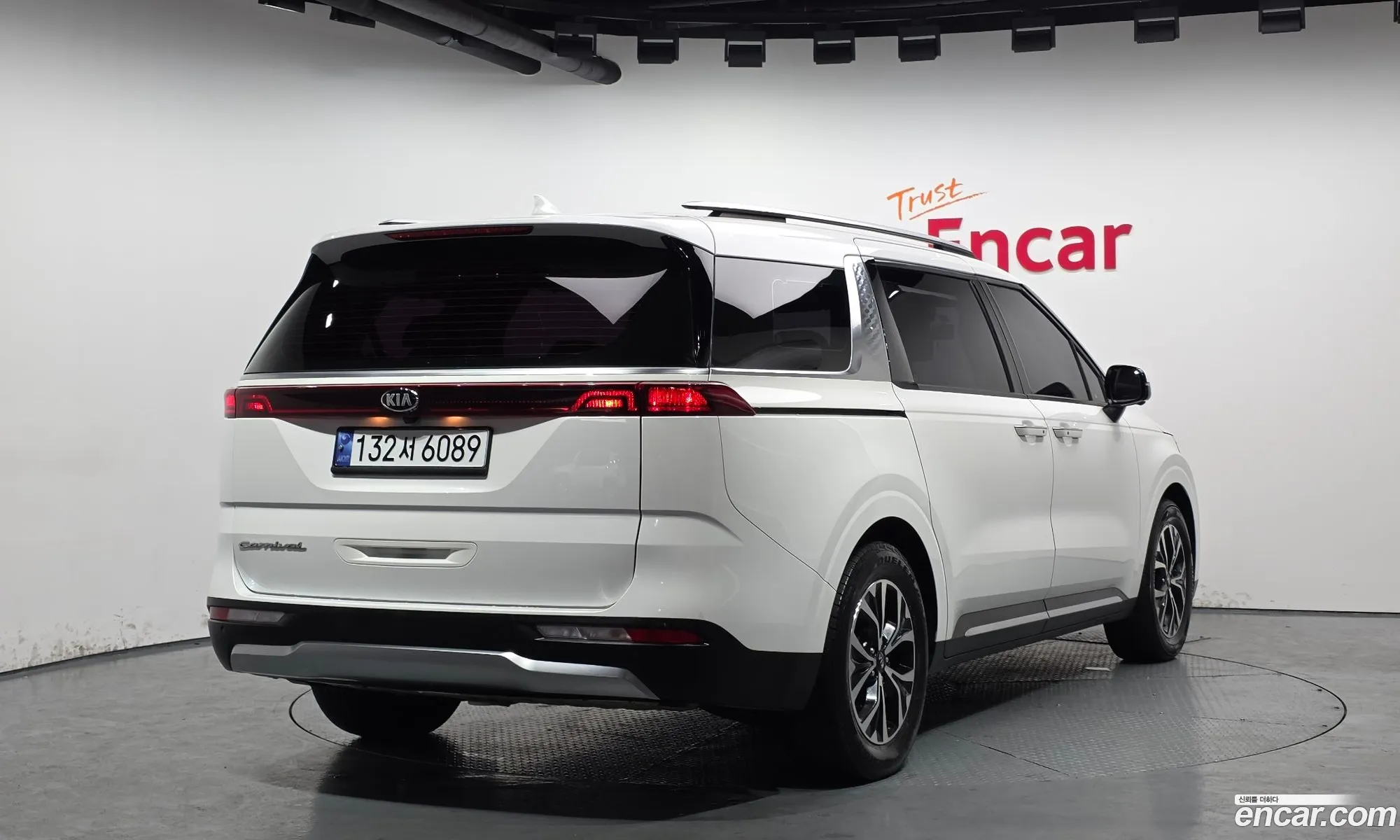 Kia Carnival 2021 KNANC81BBMS069626 — 17