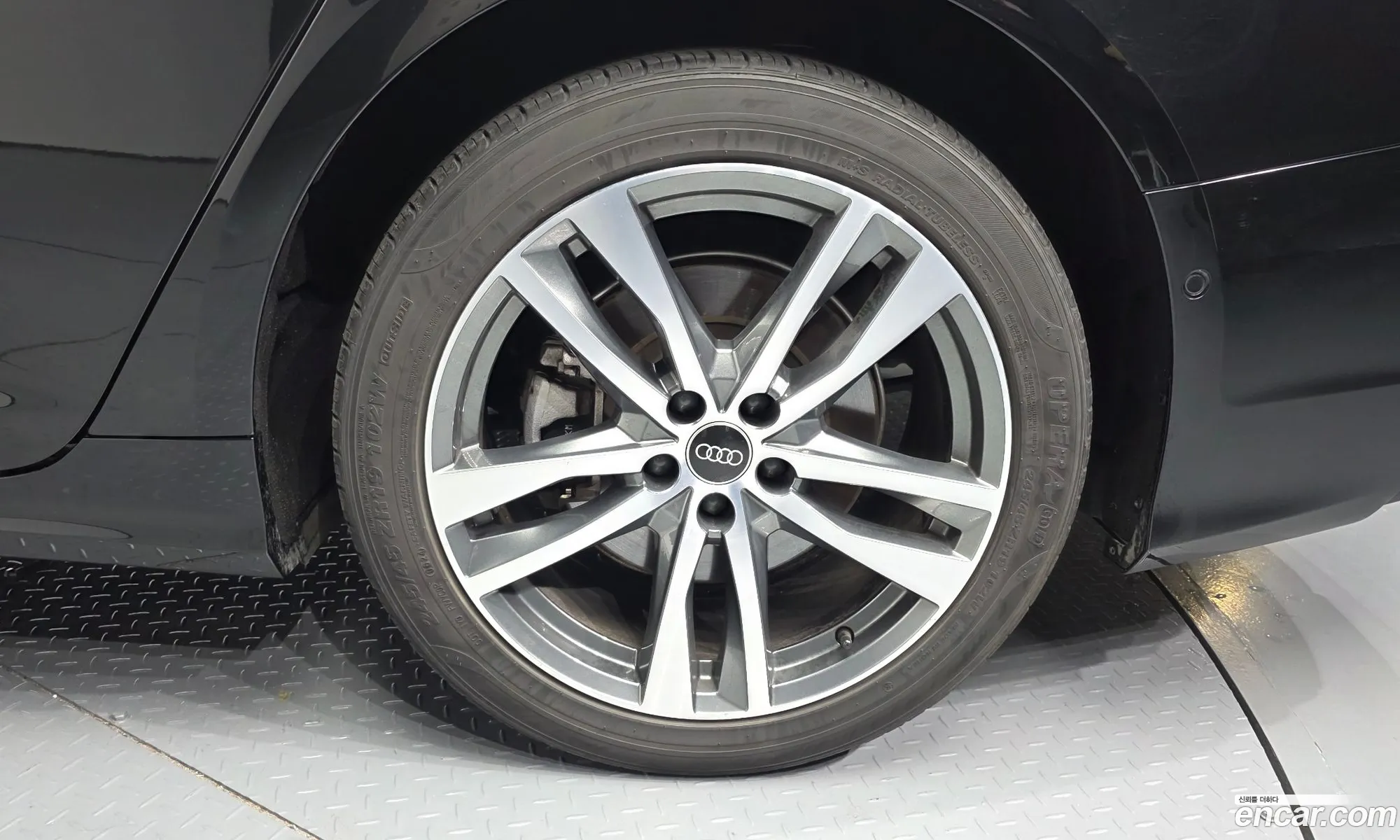 Audi A6 2023 WAUZZZF21PN079859 — 17