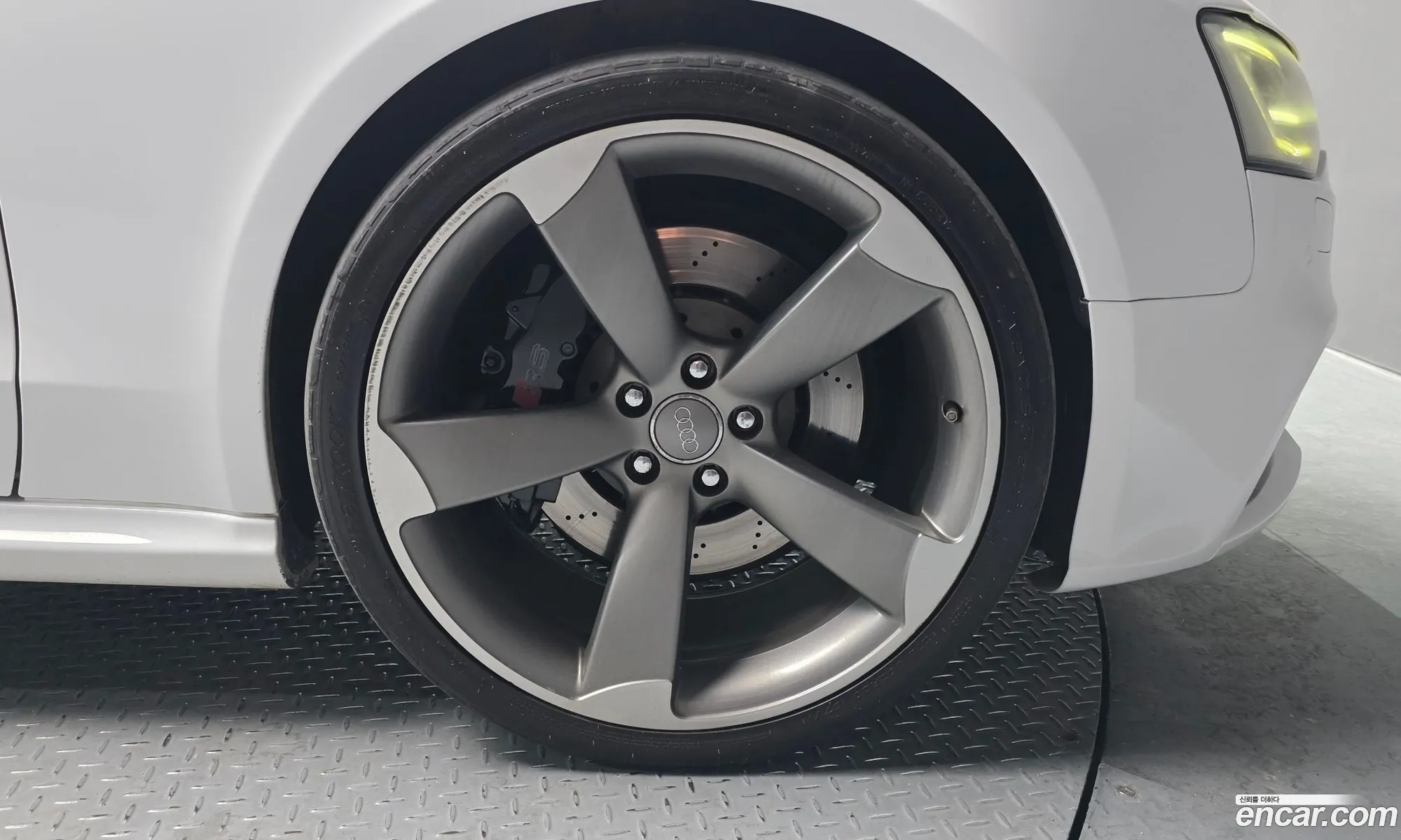 Audi RS5 2013 WUAZZZ8T2DA901499 — 6