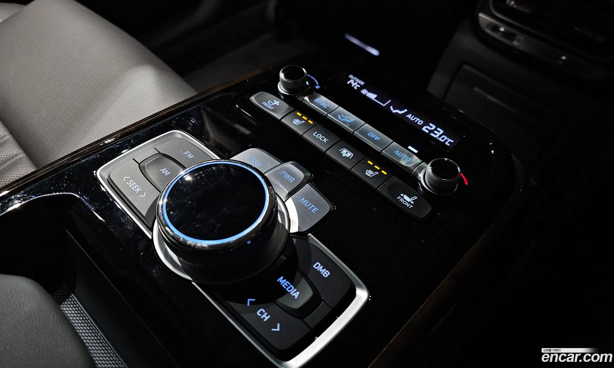 Genesis G90 2019 KMHG141ABKU057084 — 13