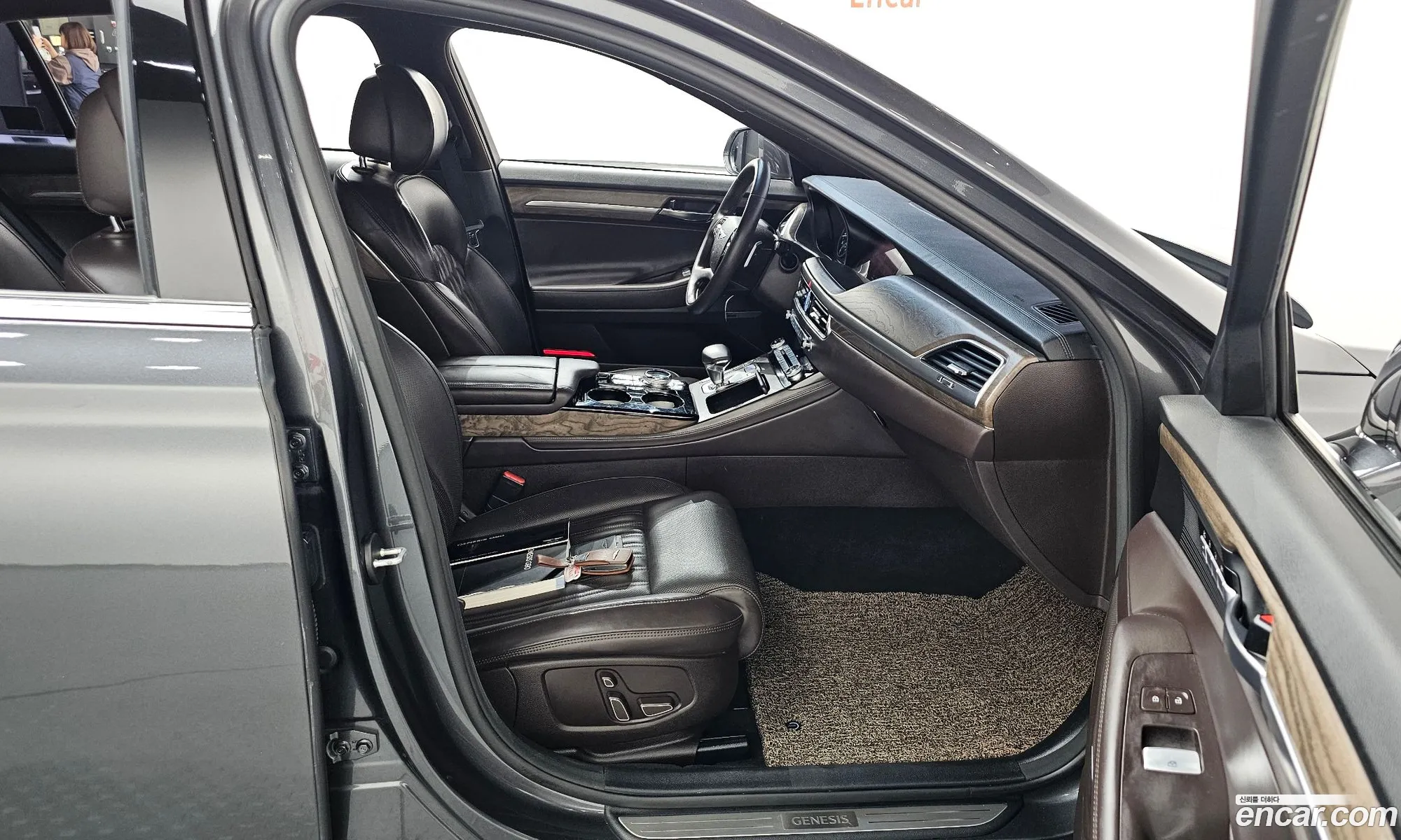 Genesis G90 2019 — 18