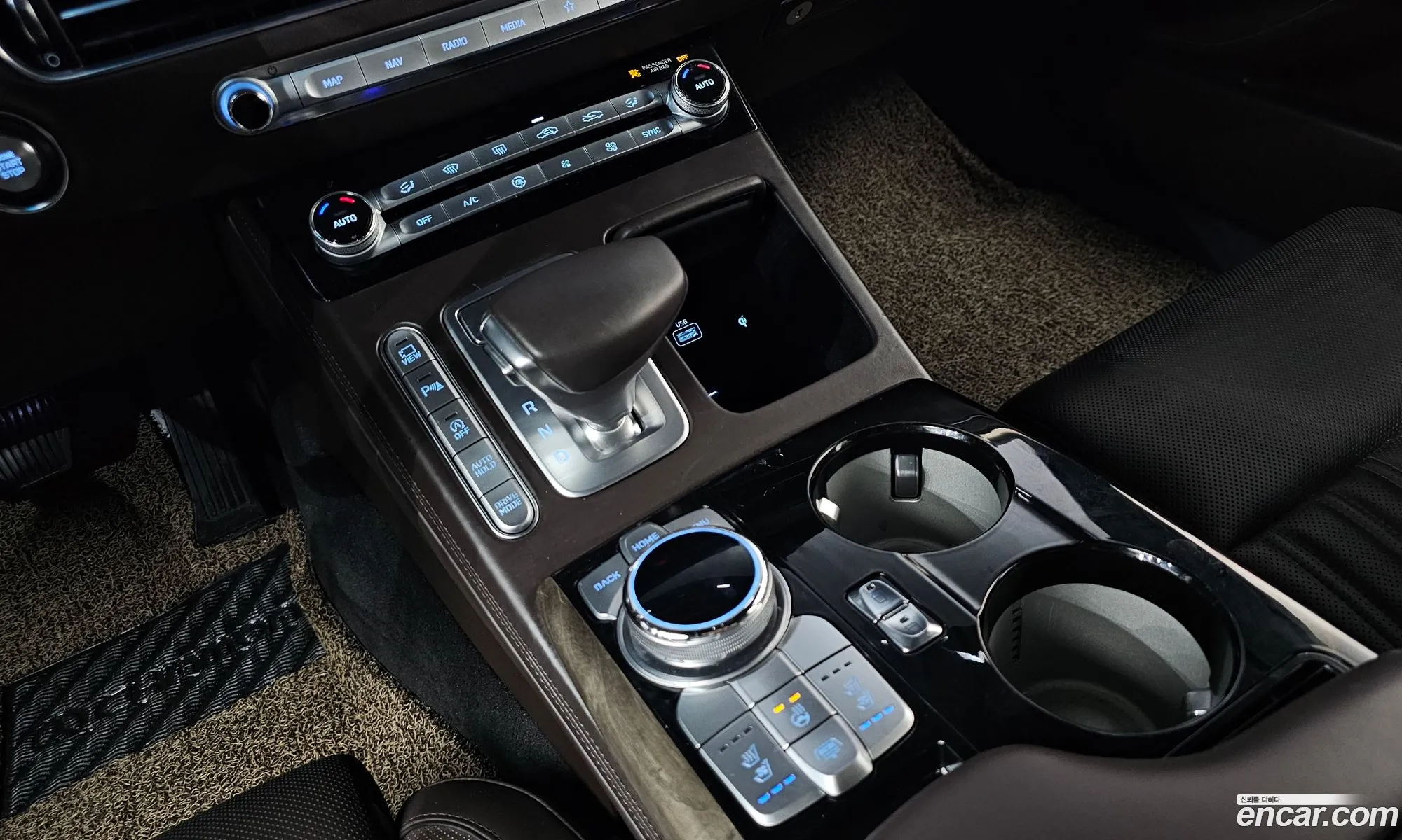 Genesis G90 2019 — 2