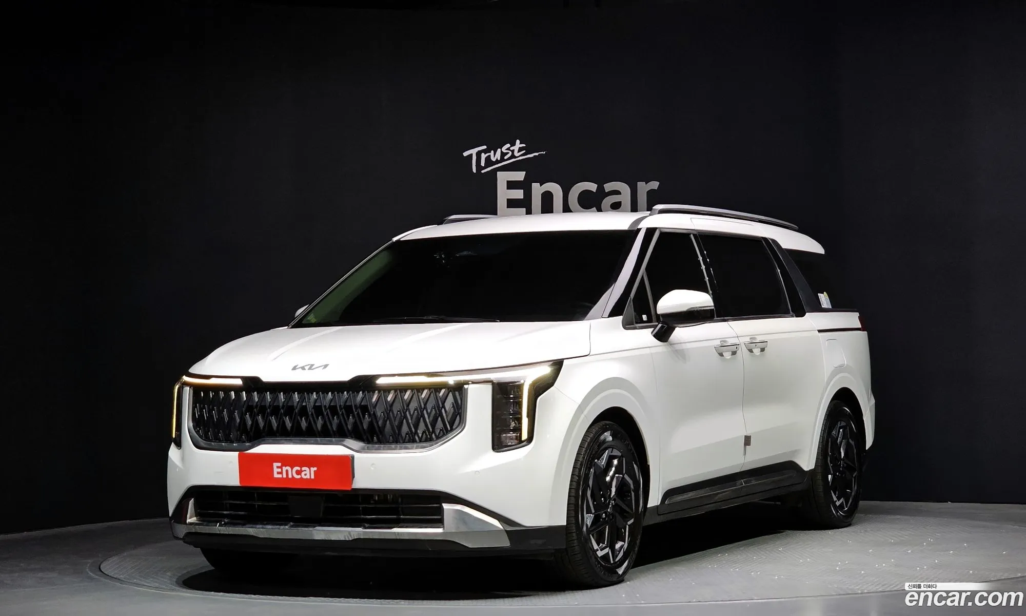 Kia Carnival 2024 — 17