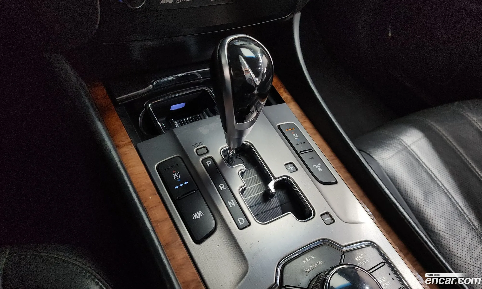 Hyundai Equus 2009 — 2