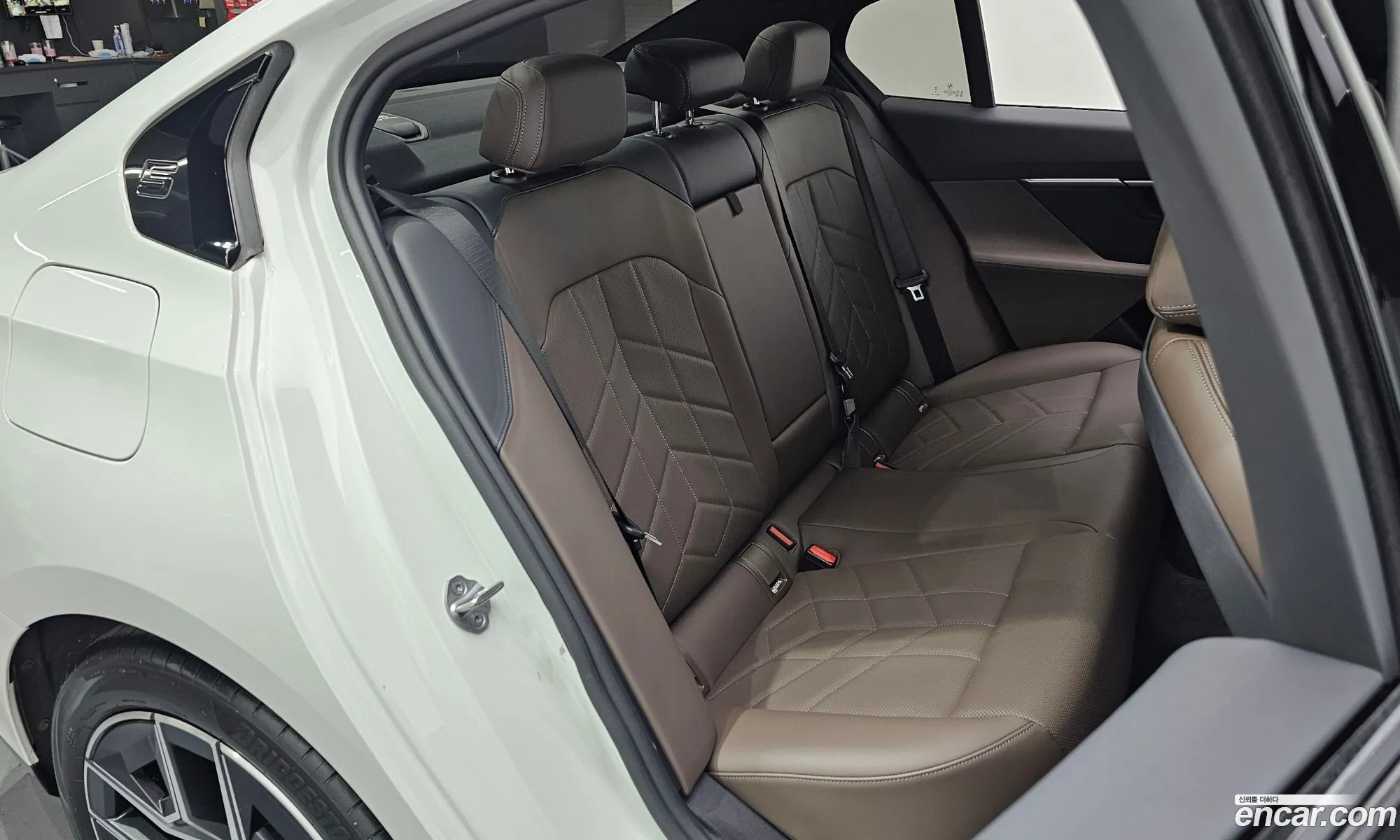 BMW 5 Series 2024 — 17