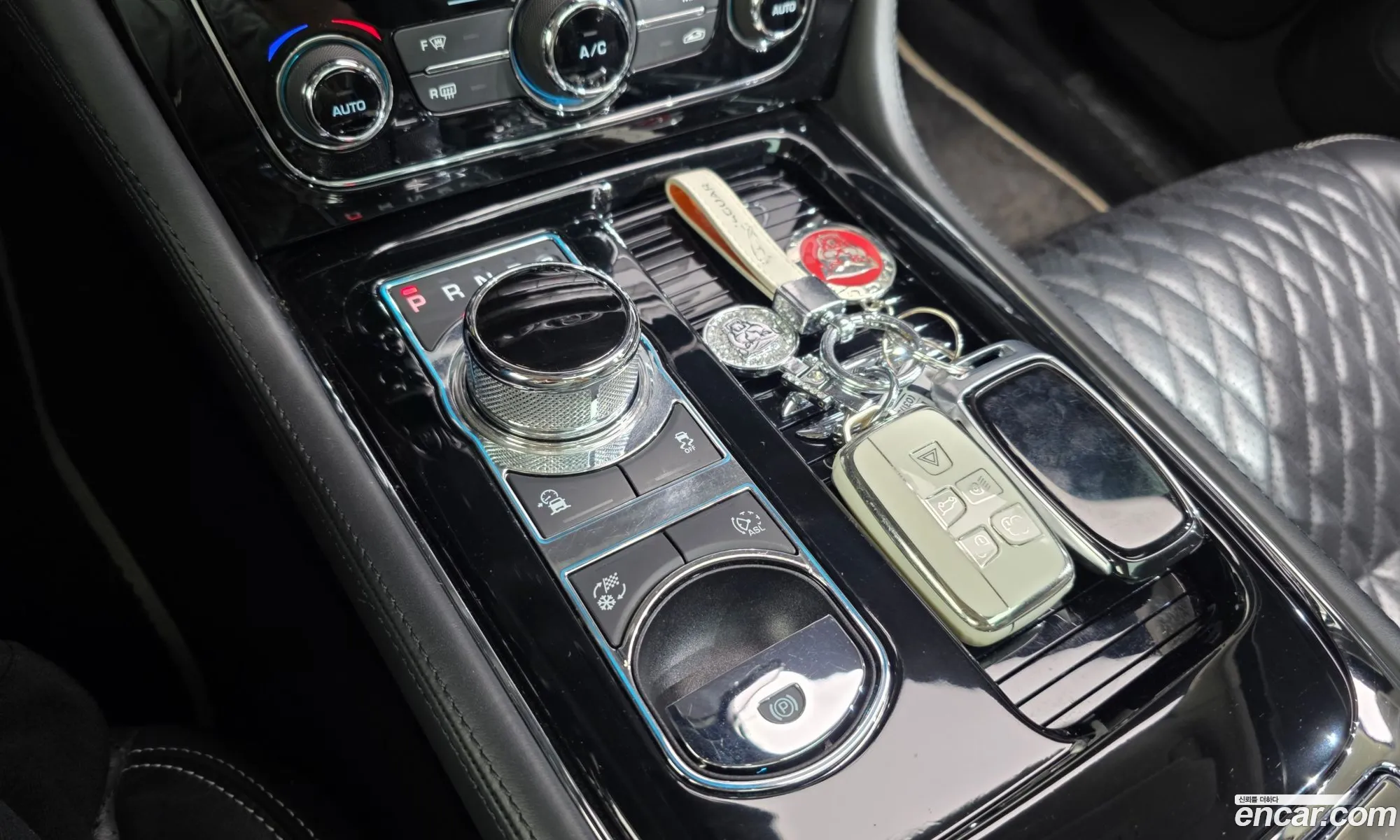 Jaguar XJ 2018 SAJAA22P5KNW17912 — 20
