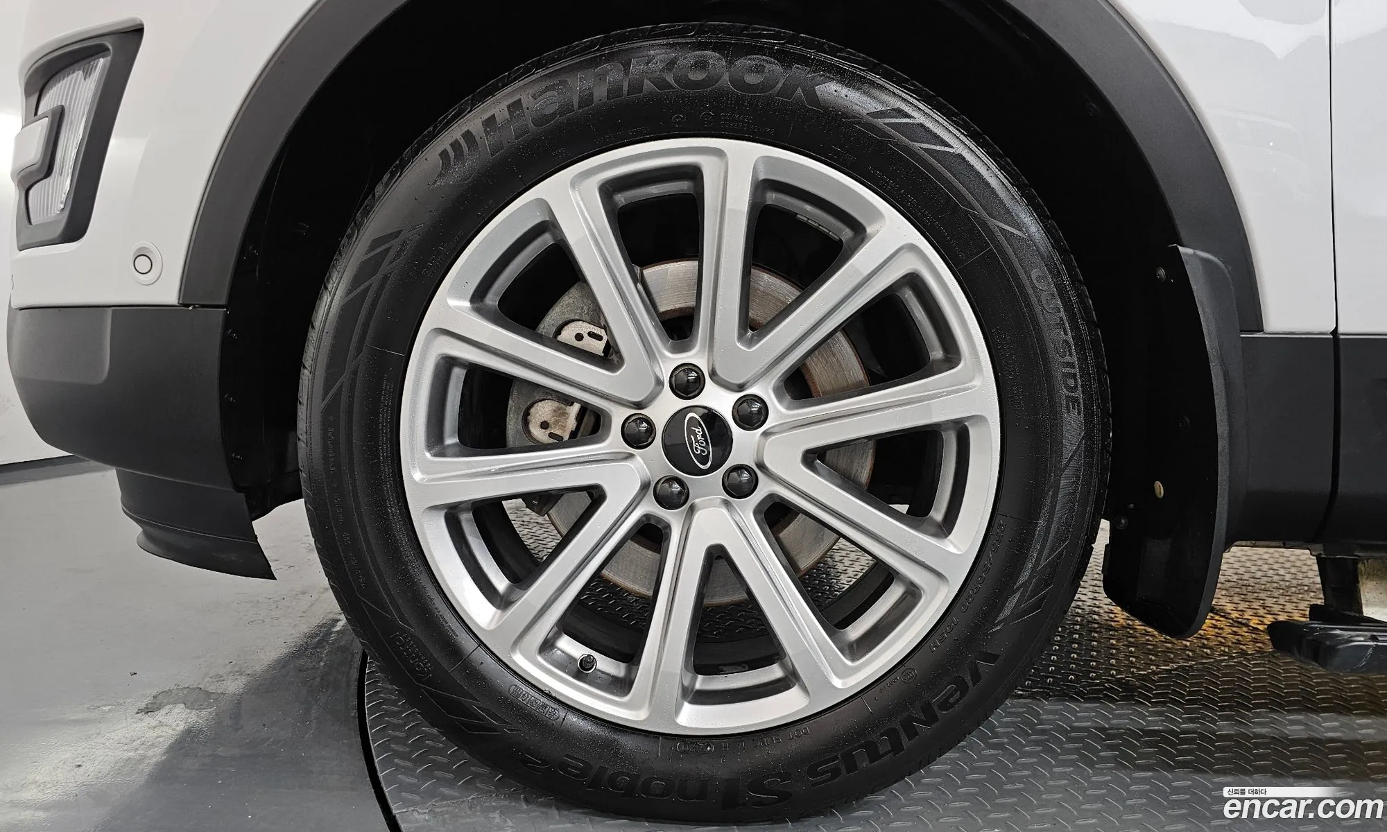 Ford Explorer 2016 1FM5K8FH5GGB24614 — 14