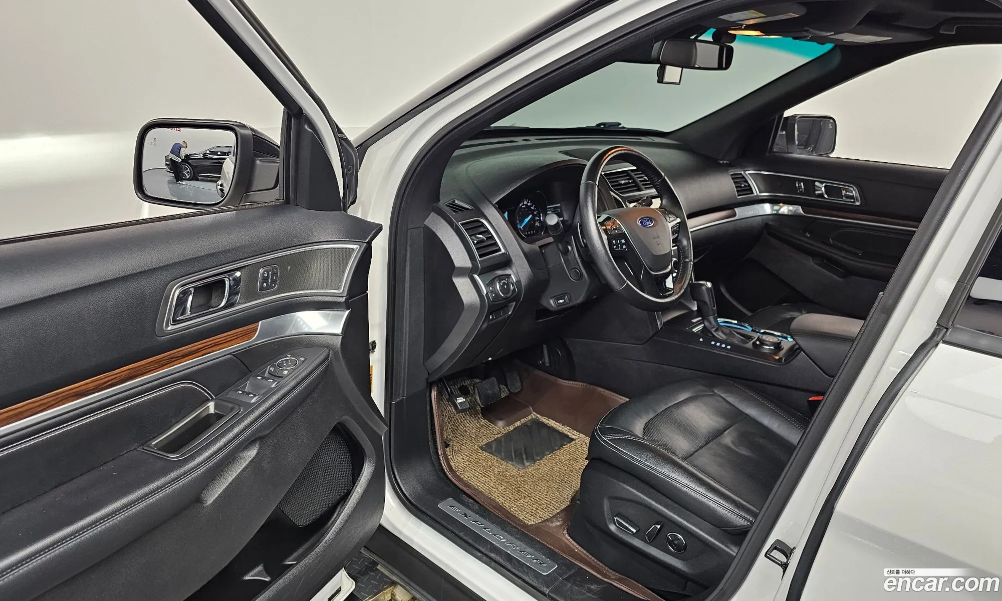 Ford Explorer 2016 1FM5K8FH5GGB24614 — 11