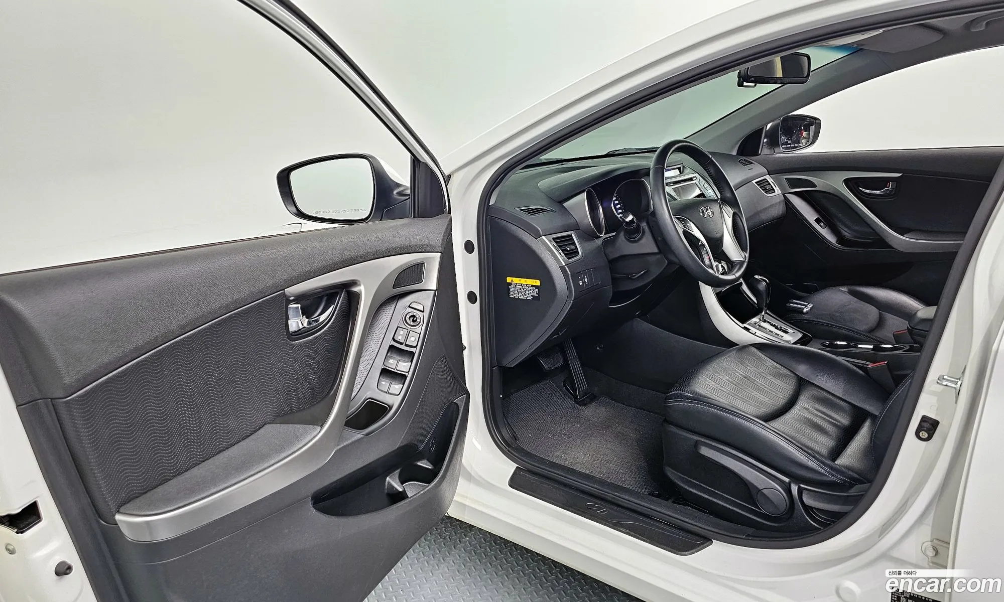 Hyundai Elantra MD 2011 — 12