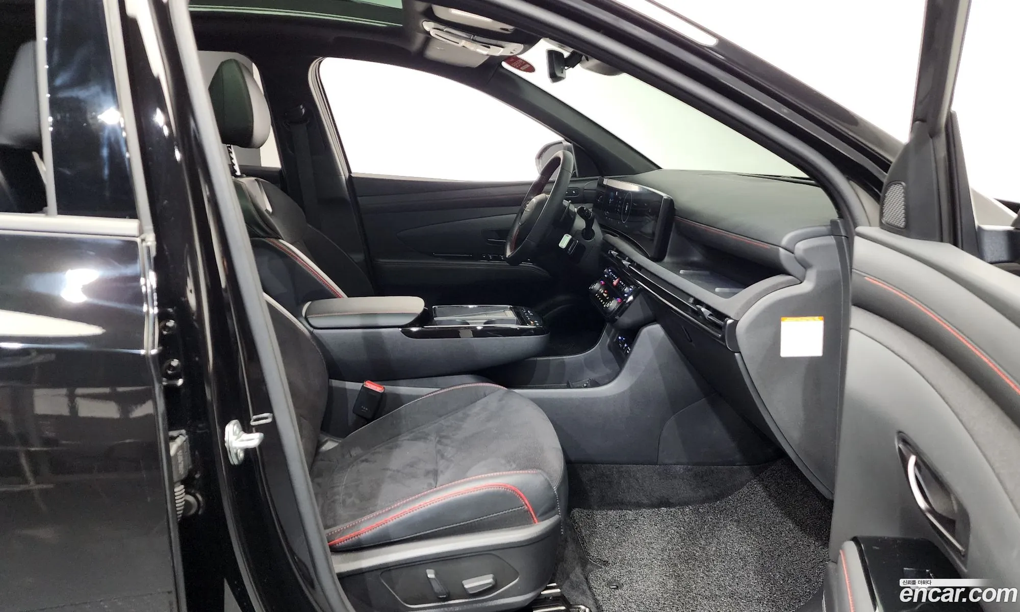 Hyundai Tucson Hybrid 2025 — 12