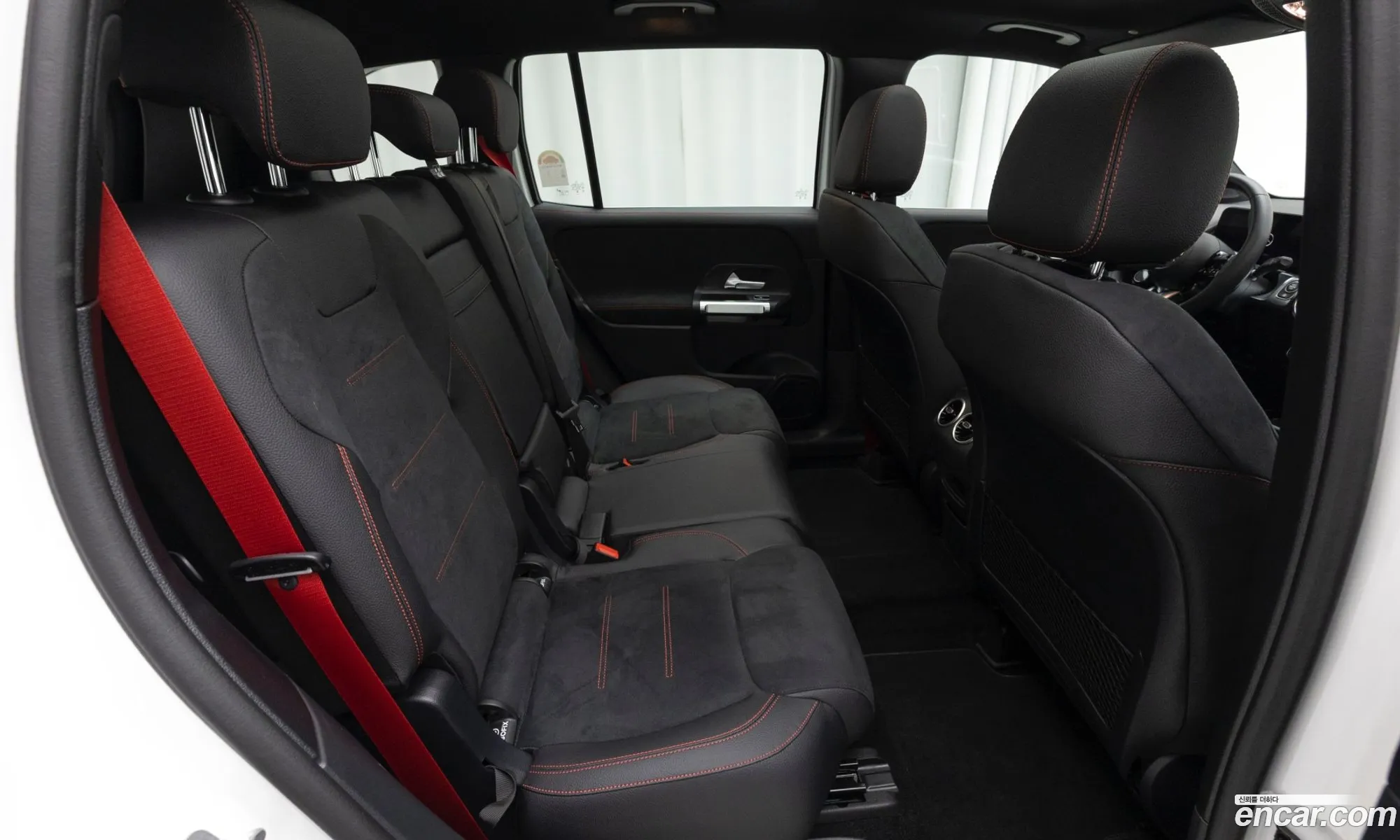 Mercedes-Benz GLB-Class X247 2025 — 19