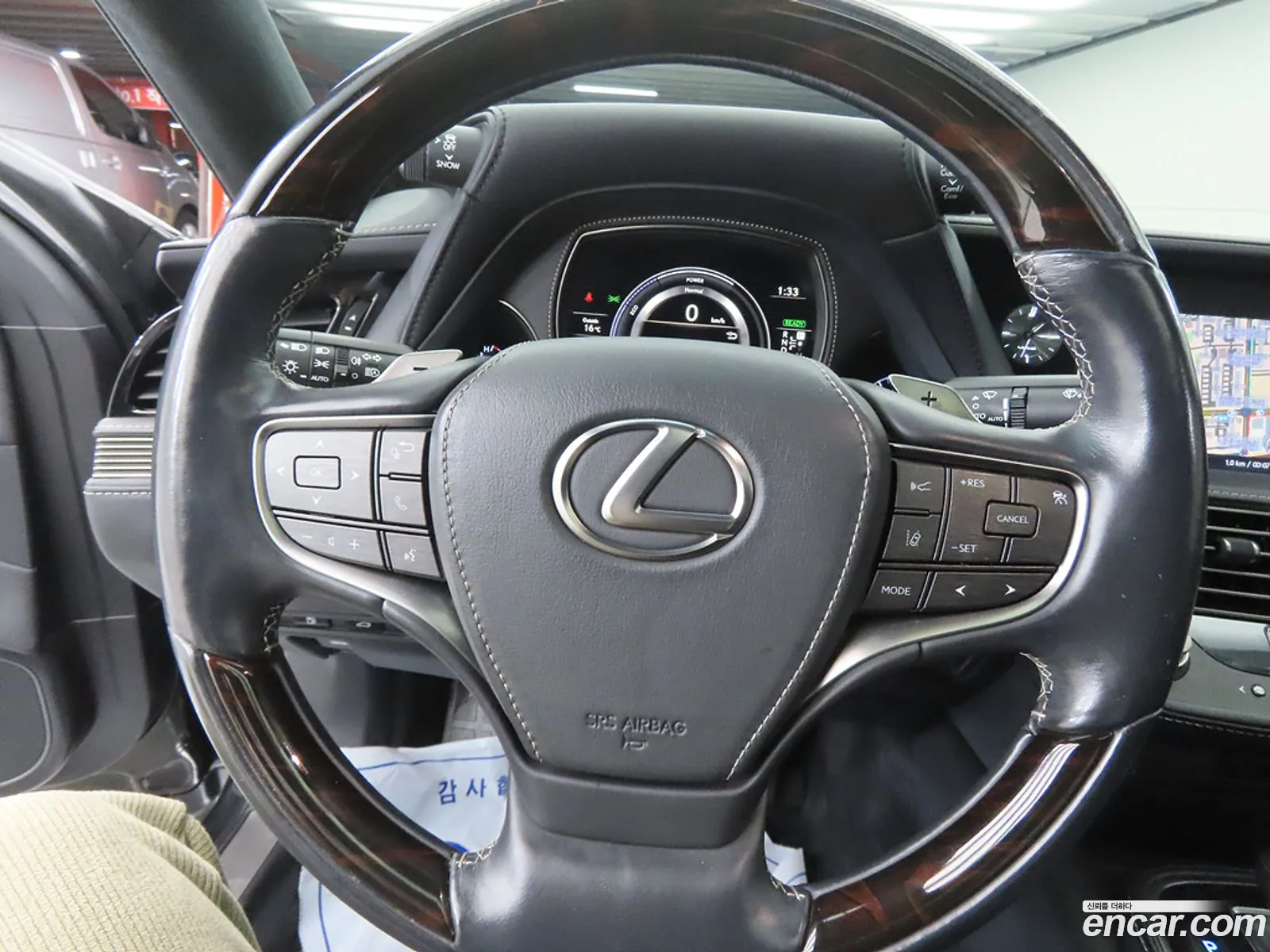 Lexus LS500h 2018 — 9