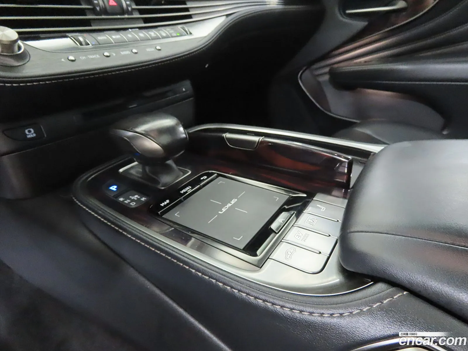 Lexus LS500h