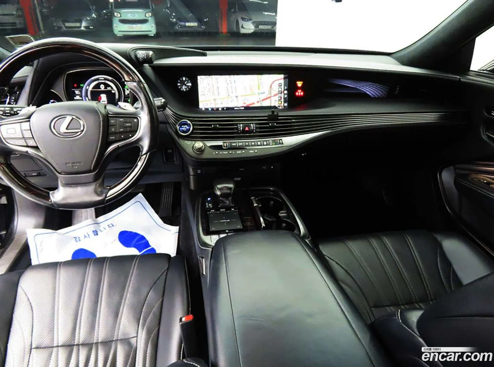 Lexus LS500h 2018 — 14