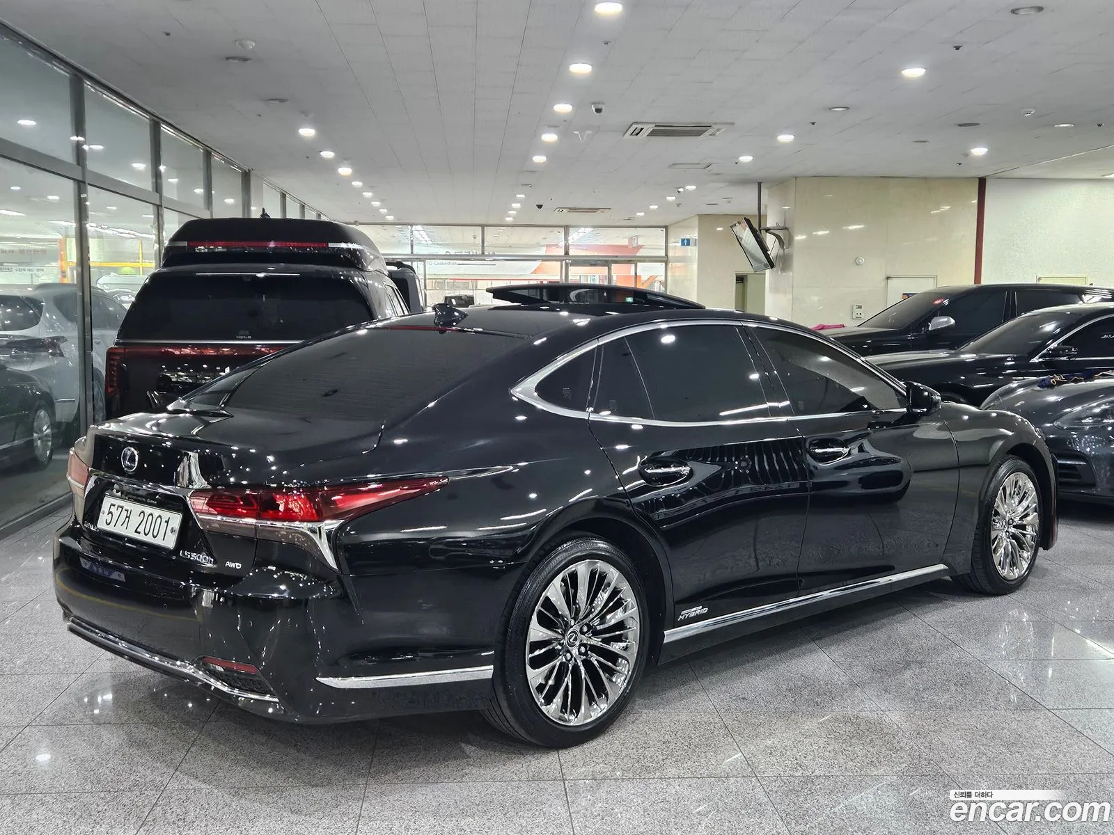 Lexus LS500h 2018 — 13