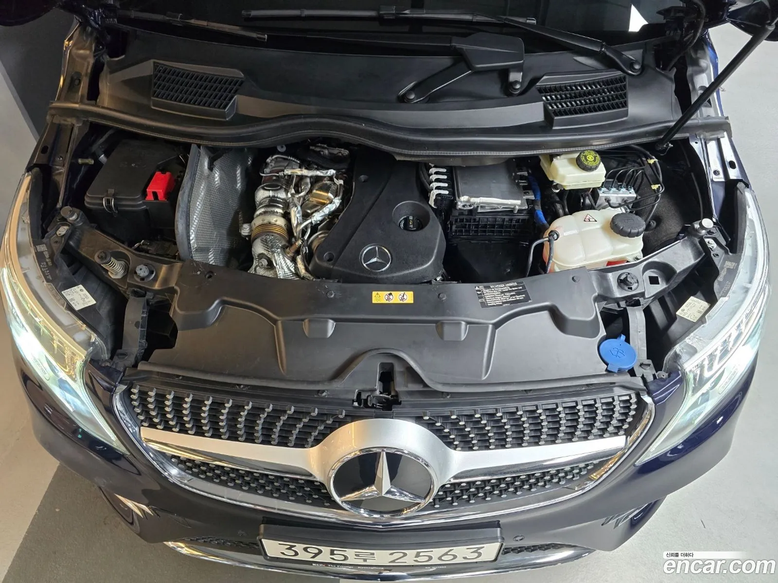 Mercedes-Benz V-Class 2022 — 9