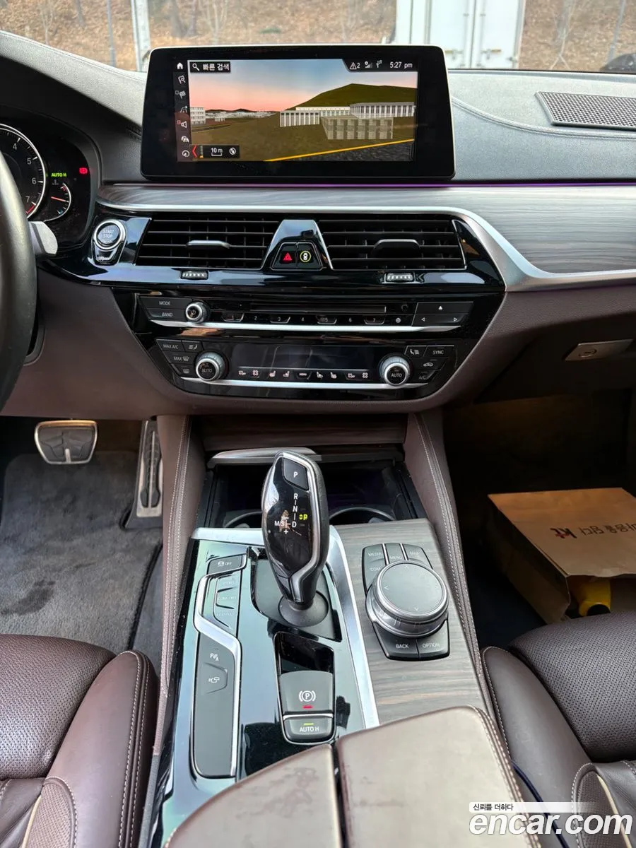 BMW 5 Series 2017 — 11