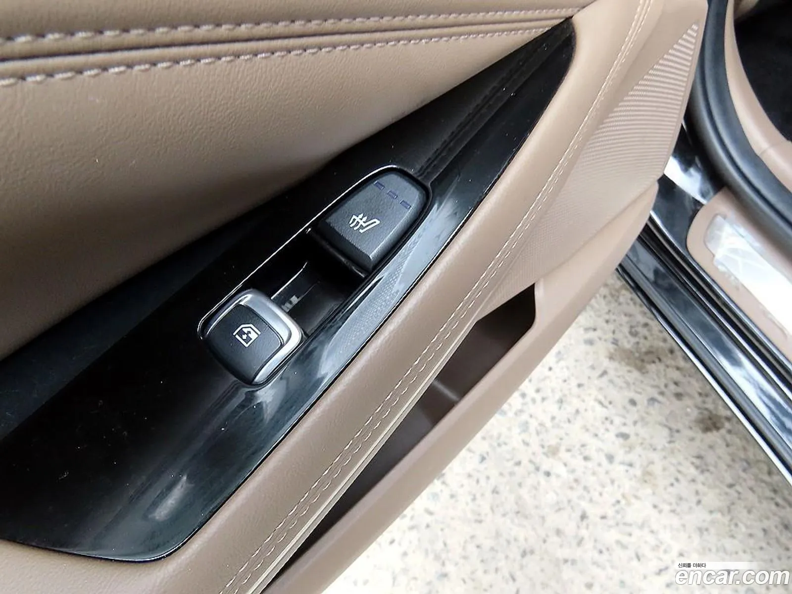 Kia K8 Hybrid 2022 — 7