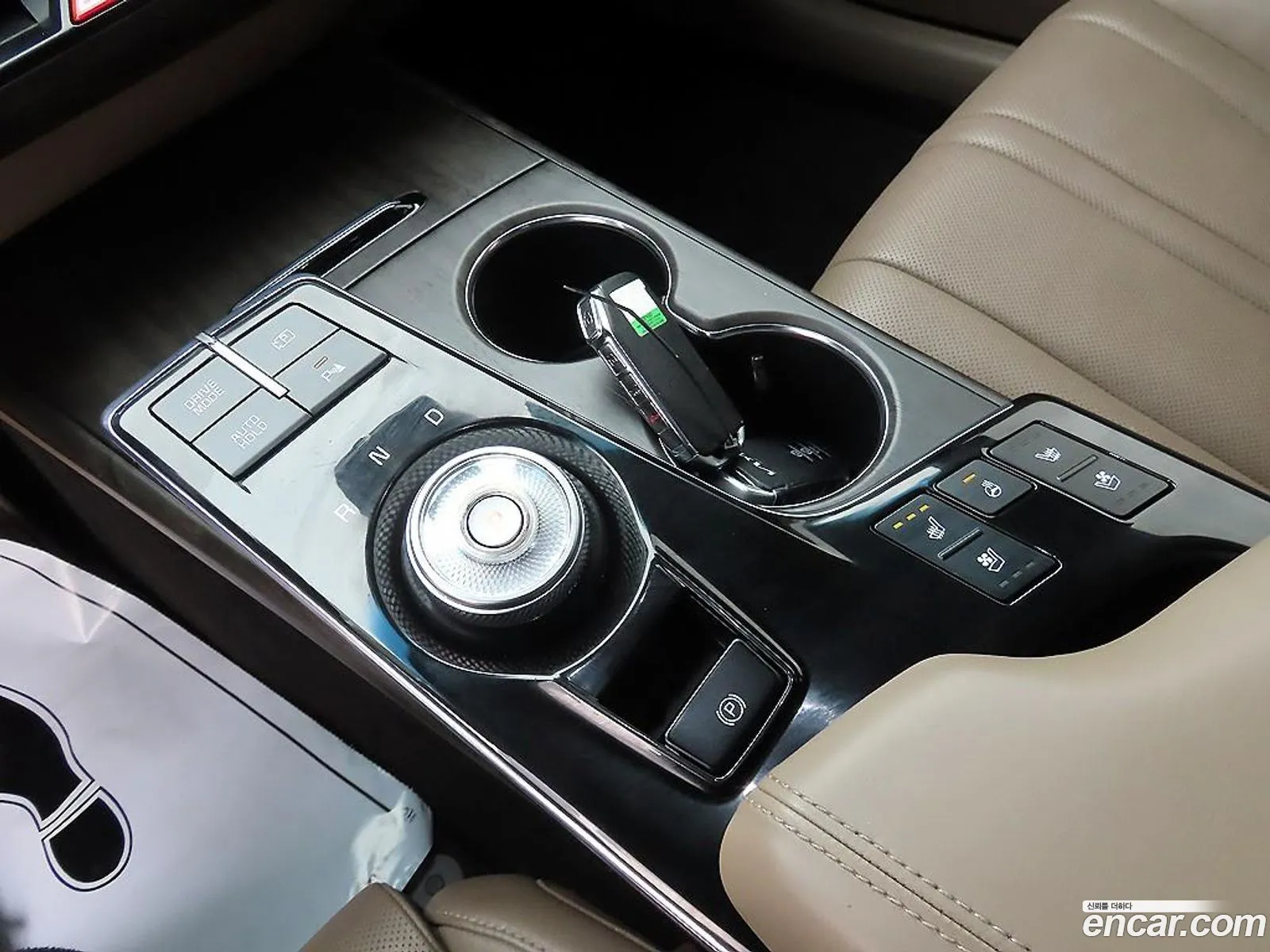 Kia K8 Hybrid 2022 — 11
