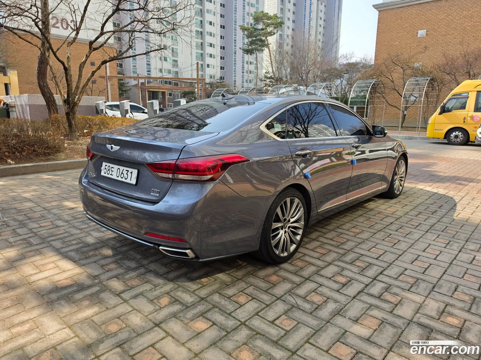 Hyundai Genesis DH 2016 — 18