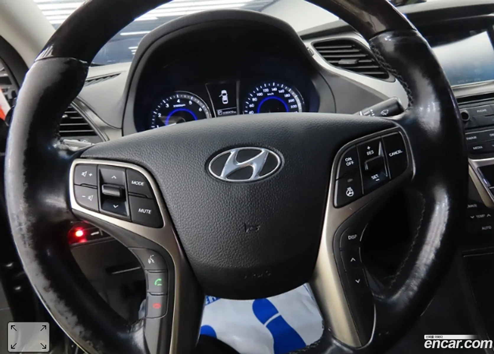 Hyundai Grandeur HG 2014 — 18