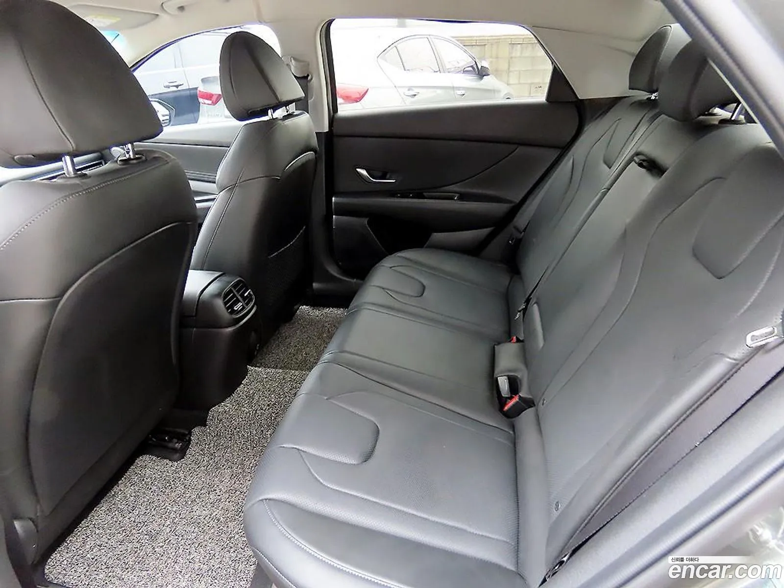 Hyundai Elantra 2022 — 3