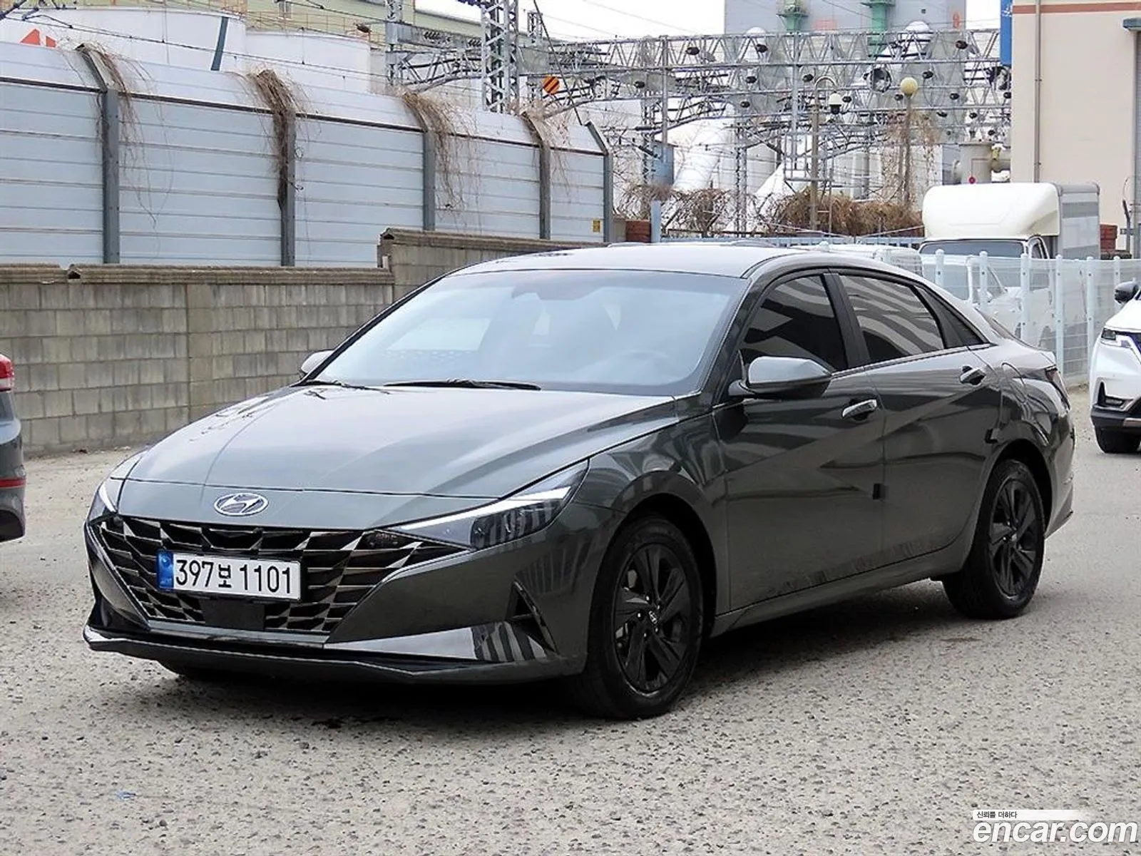 Hyundai Elantra 2022 — 17
