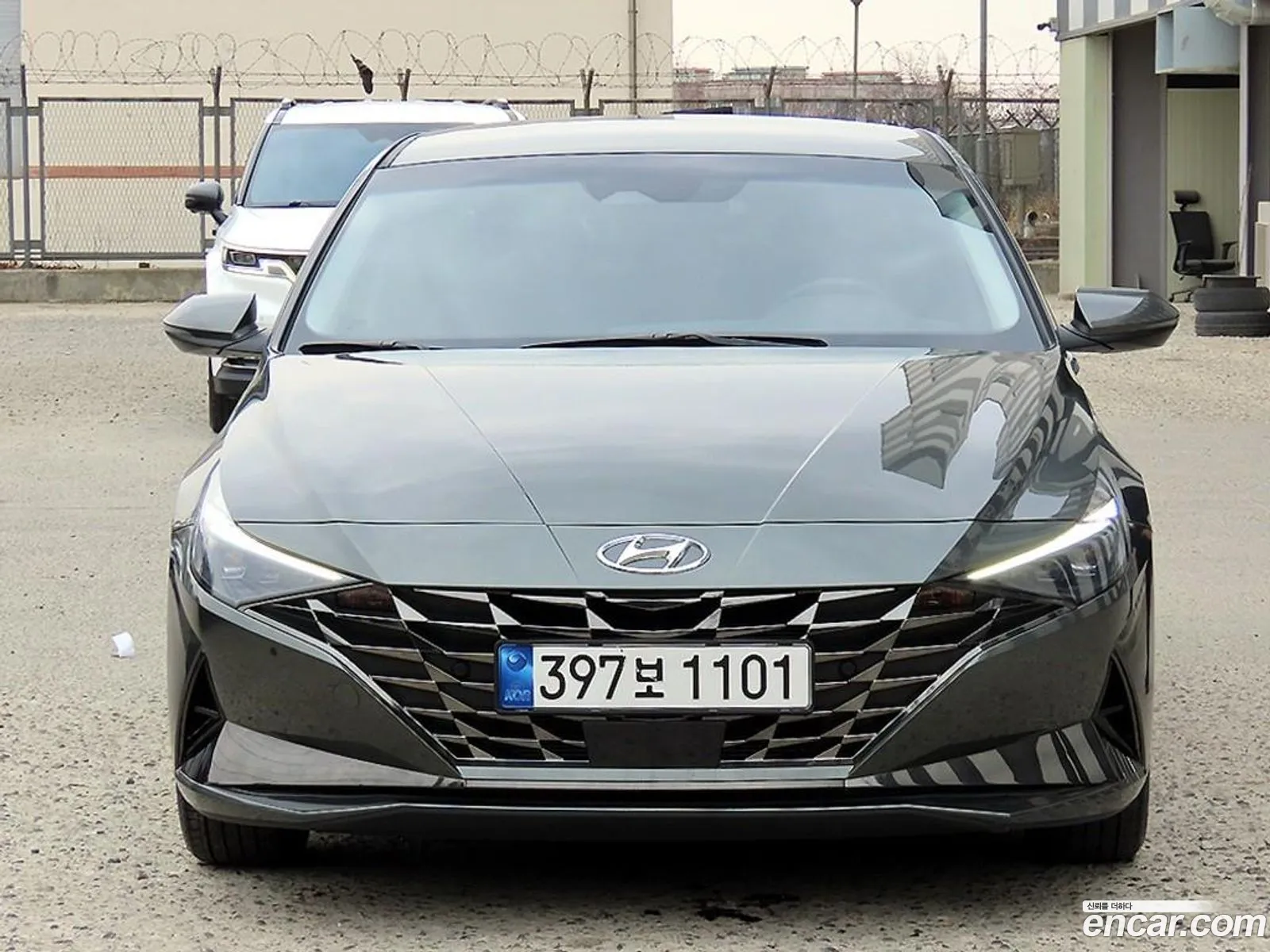 Hyundai Elantra 2022 — 18