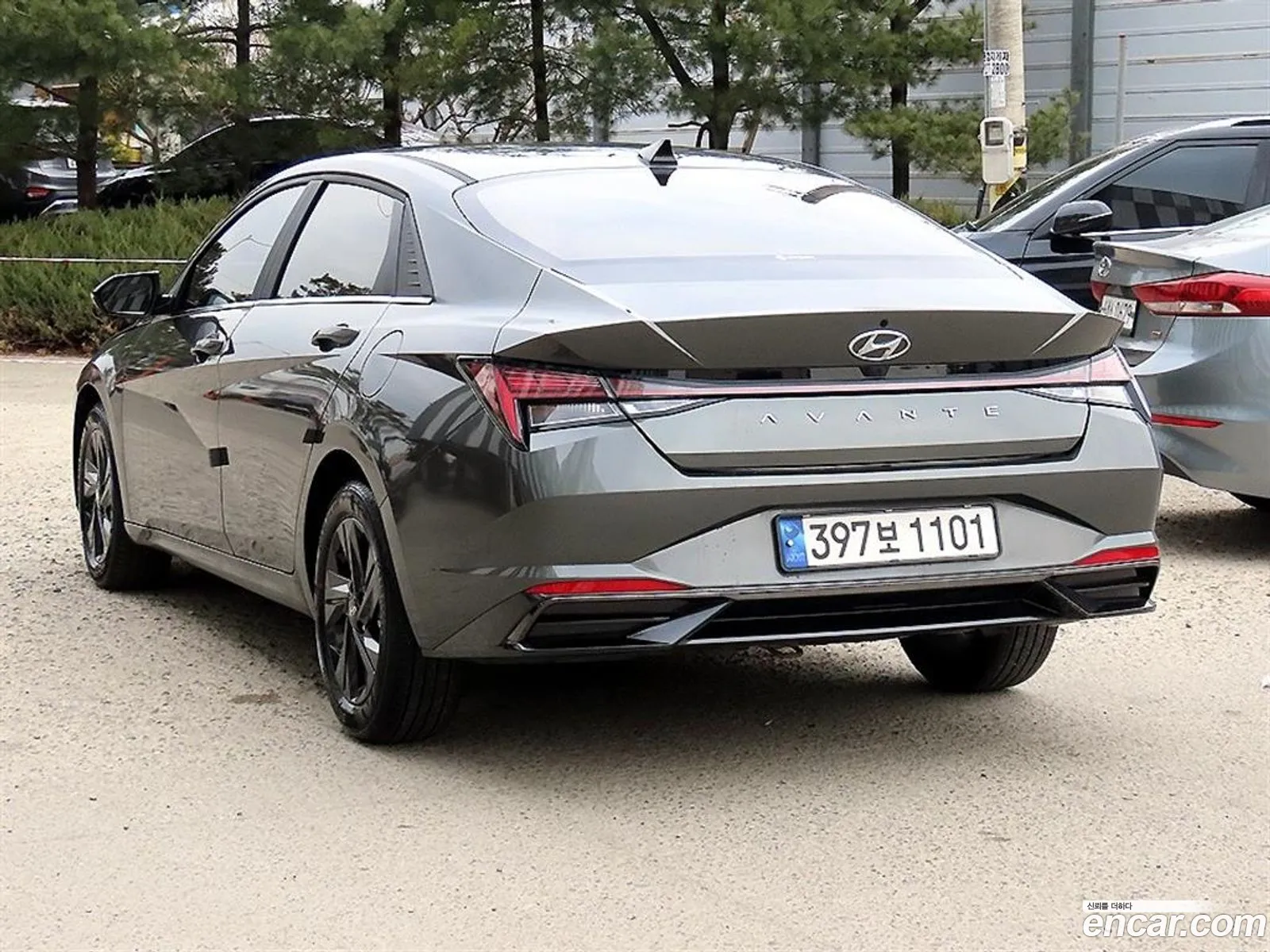 Hyundai Elantra 2022 — 4