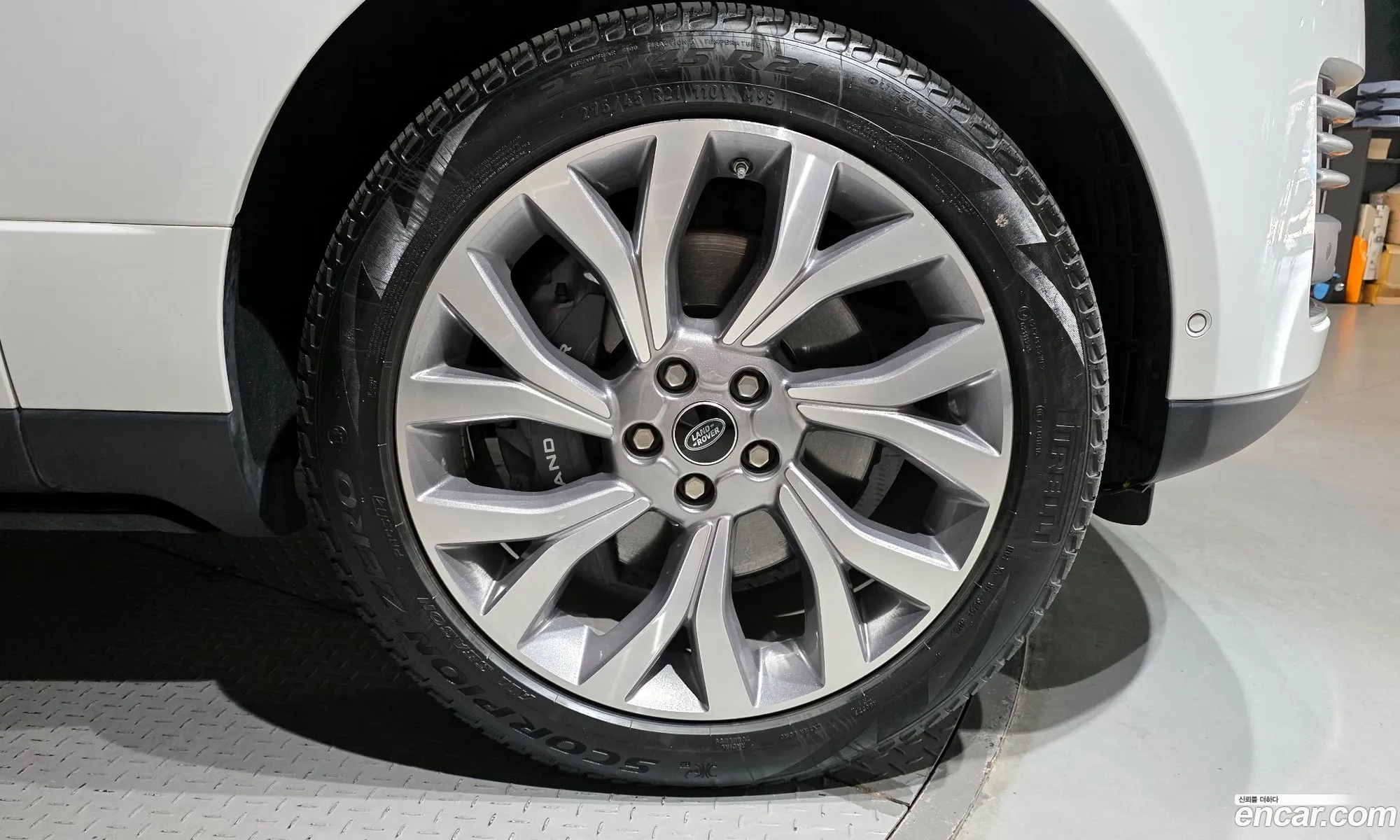 Land Rover Range Rover 2021 SALGA3BE3MA425369 — 9