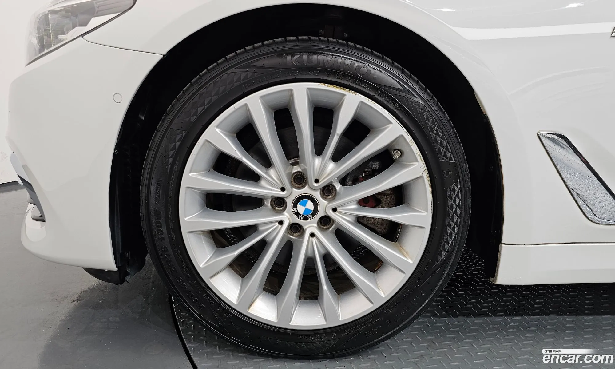 BMW 5 Series 2017 WBAJC3104JG997134 — 3