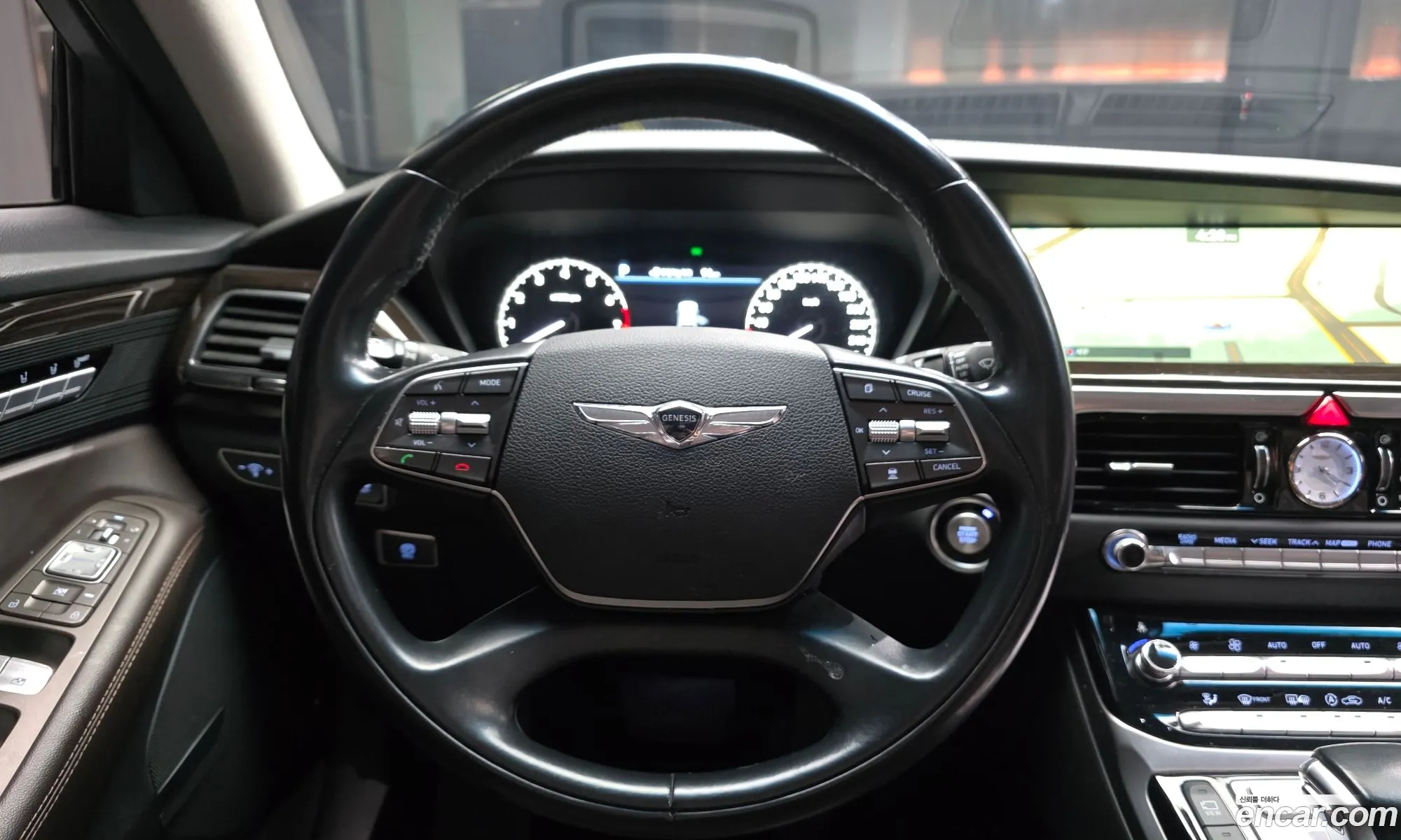 Genesis EQ900 2017 — 17