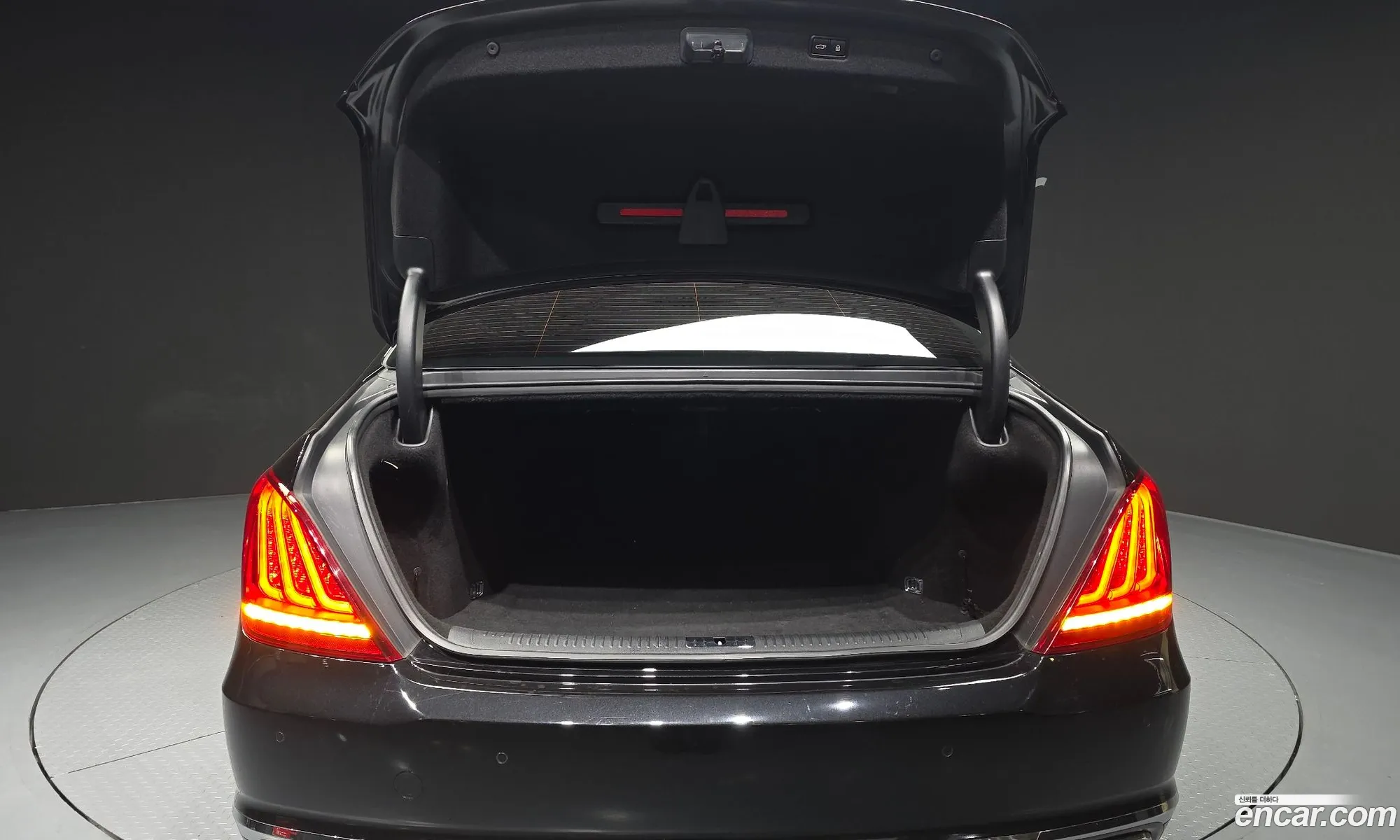 Genesis EQ900 2017 — 8