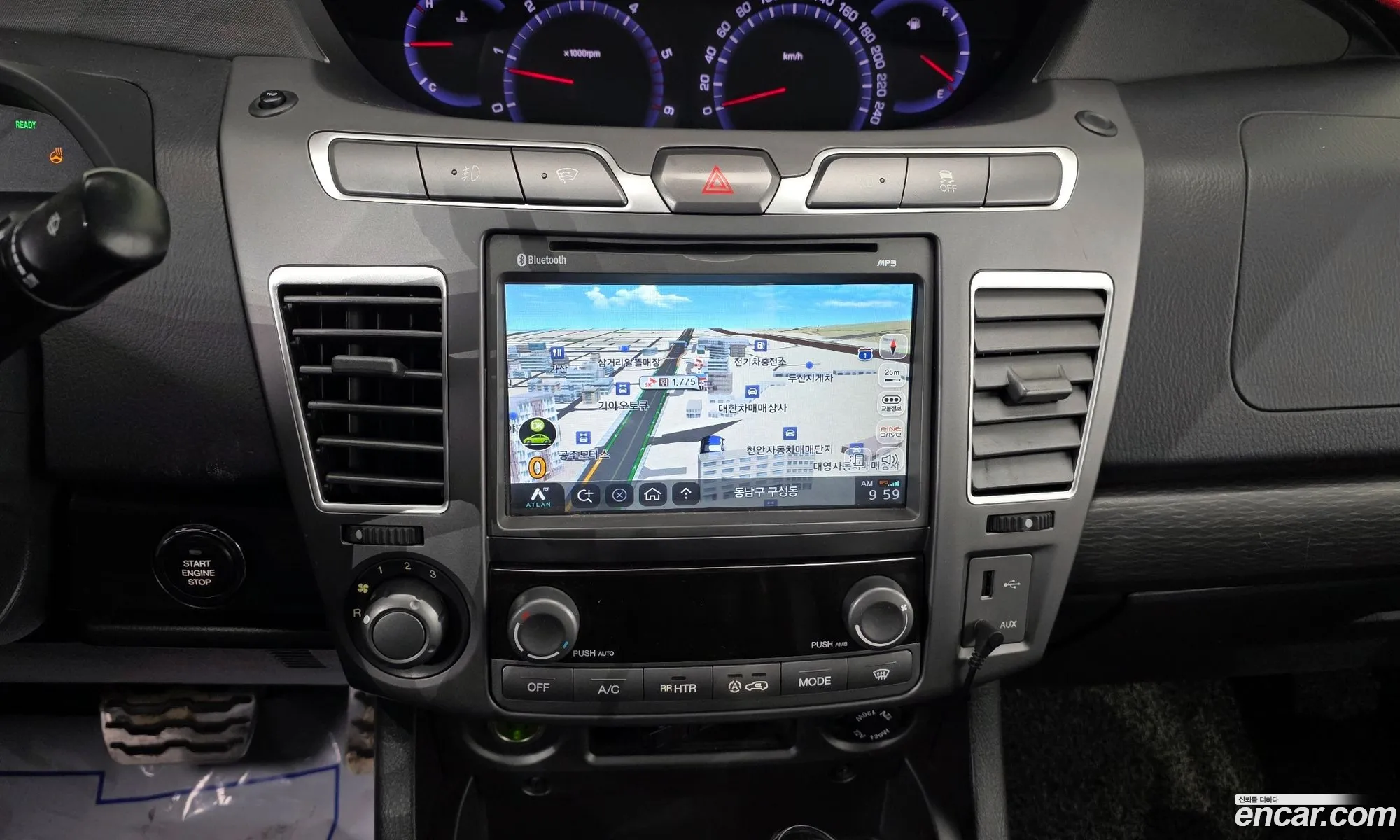 KG Mobility (SsangYong) Korando Turismo 2017 — 9