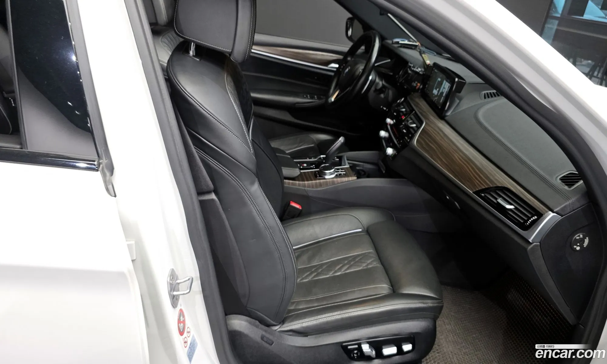 BMW 5 Series 2017 — 11