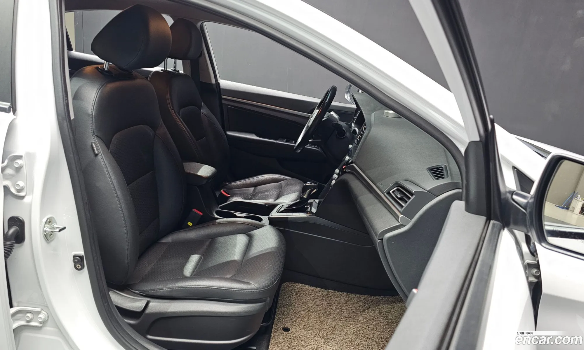 Hyundai Elantra AD 2018 — 3