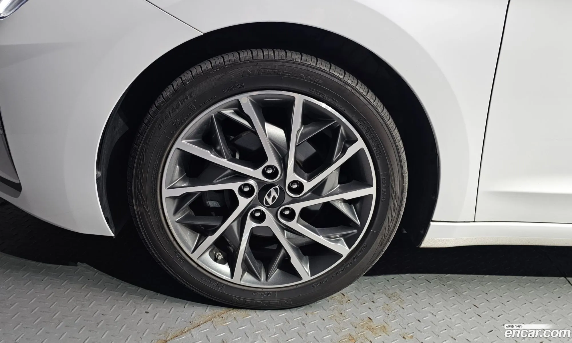 Hyundai Elantra AD 2018 — 10