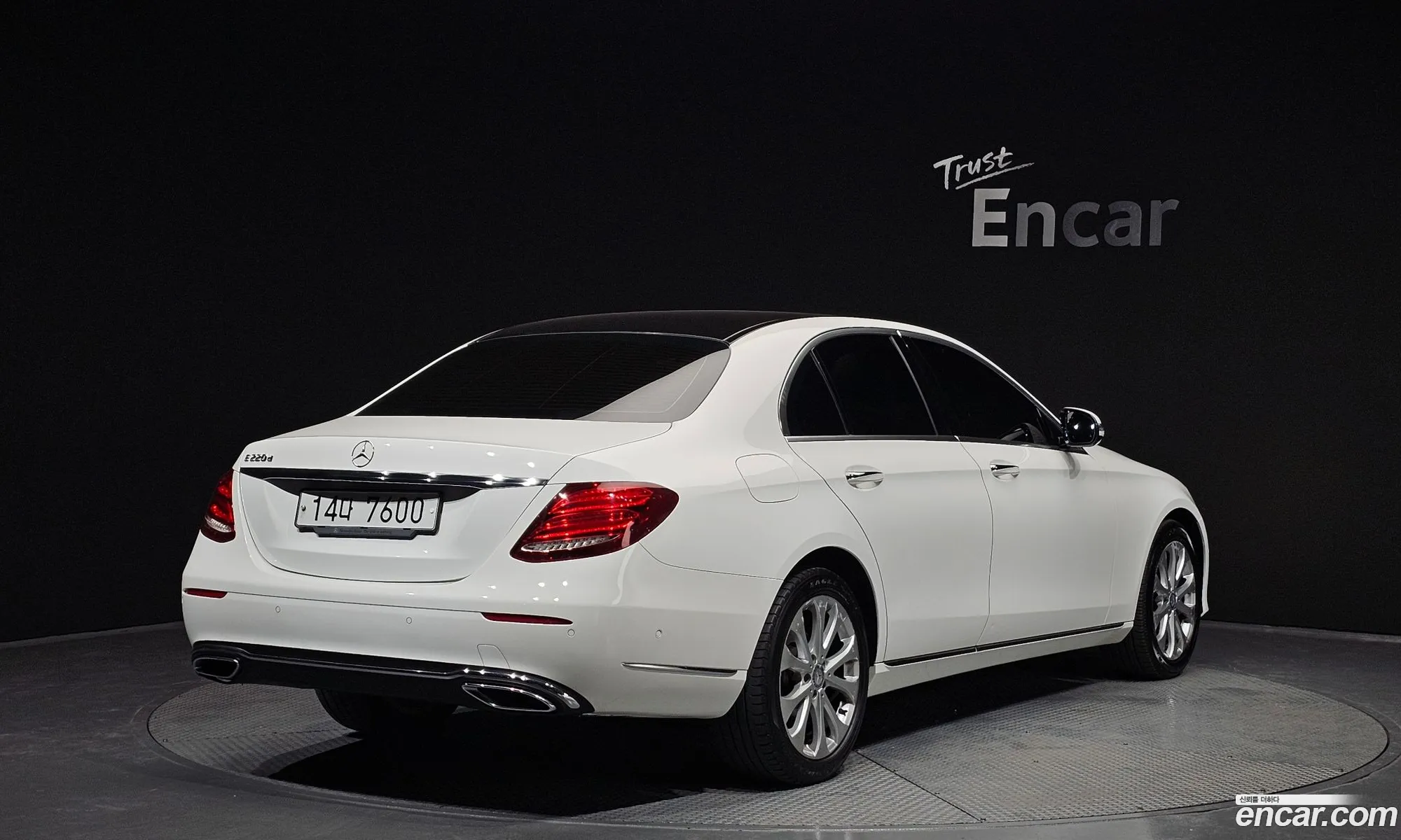 Mercedes-Benz E-Class W213 2016 WDDZF0EB8HA108653 — 16