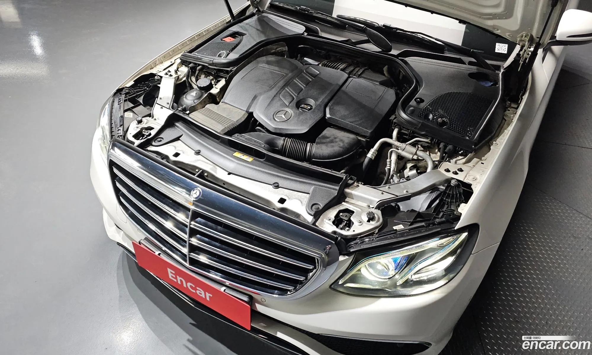 Mercedes-Benz E-Class W213 2016 WDDZF0EB8HA108653 — 18