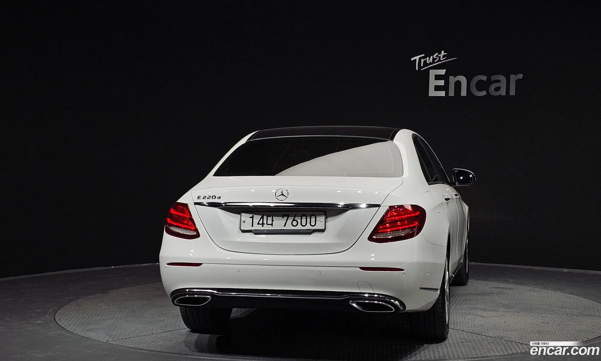 Mercedes-Benz E-Class W213 2016 WDDZF0EB8HA108653 — 13