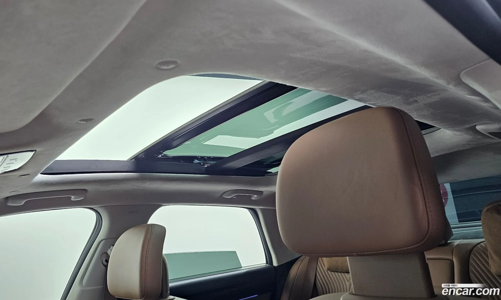 Hyundai Grandeur Hybrid 2023 — 12