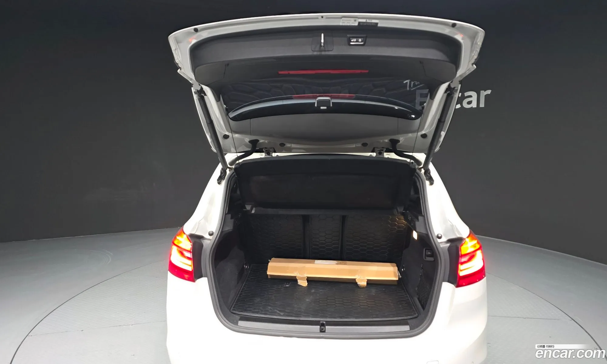 BMW 2 Series Active Tourer 2018 WBA2C1109J7A32636 — 11