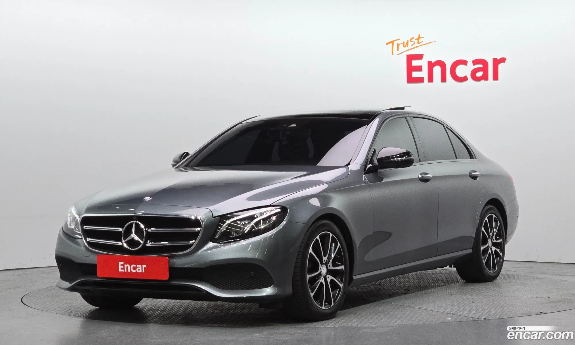 Mercedes-Benz E-Class W213 2016 WDDZF4JB8HA043655 — 4