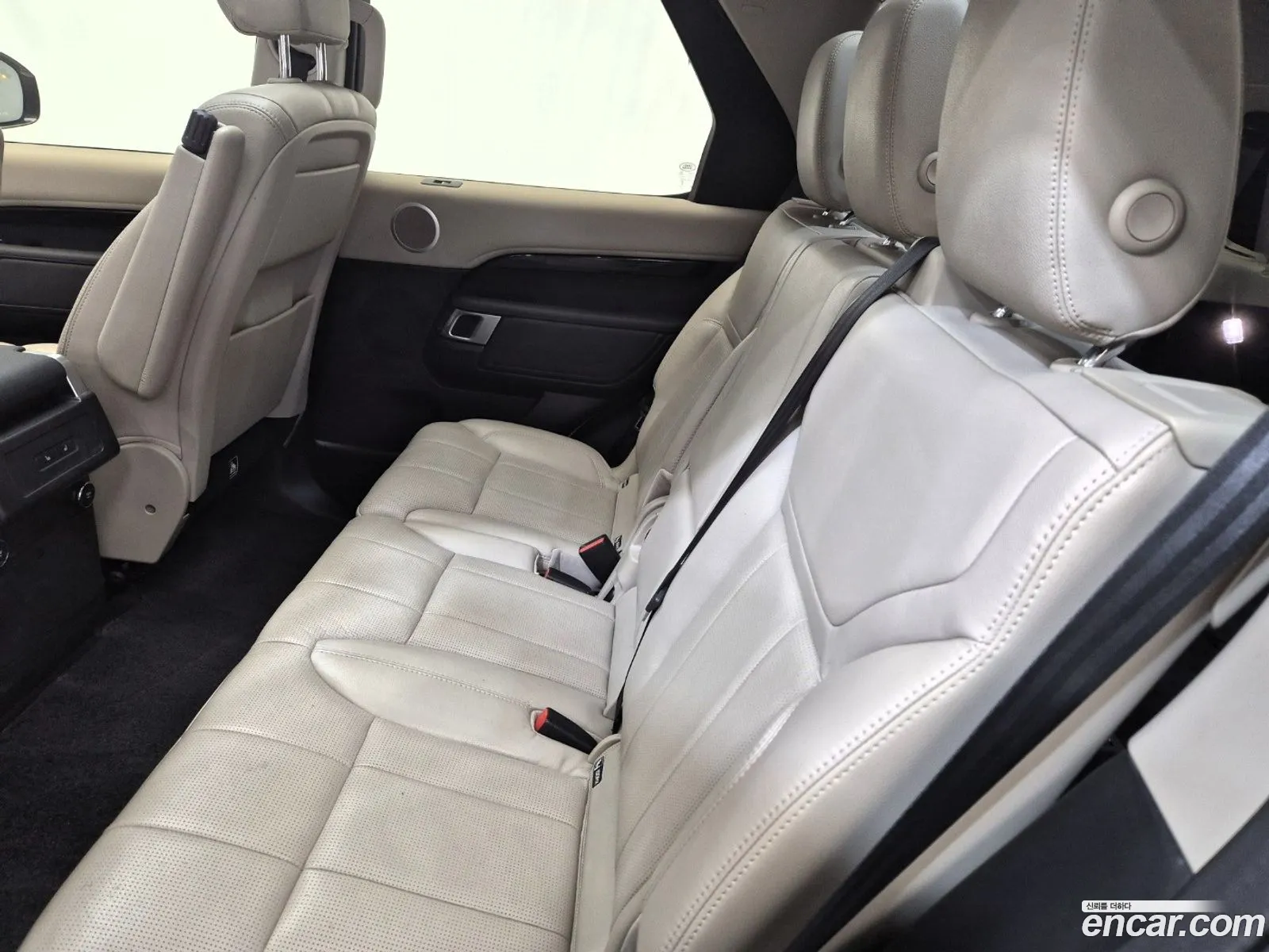 Land Rover Discovery 5 2020 — 19