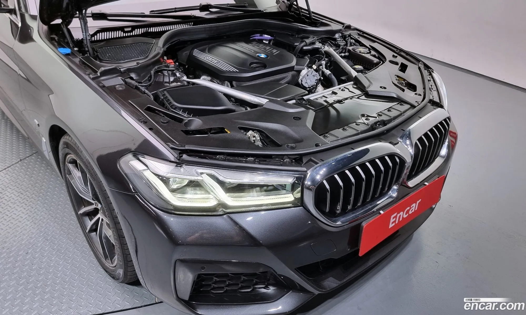 BMW 5 Series 2021 — 17