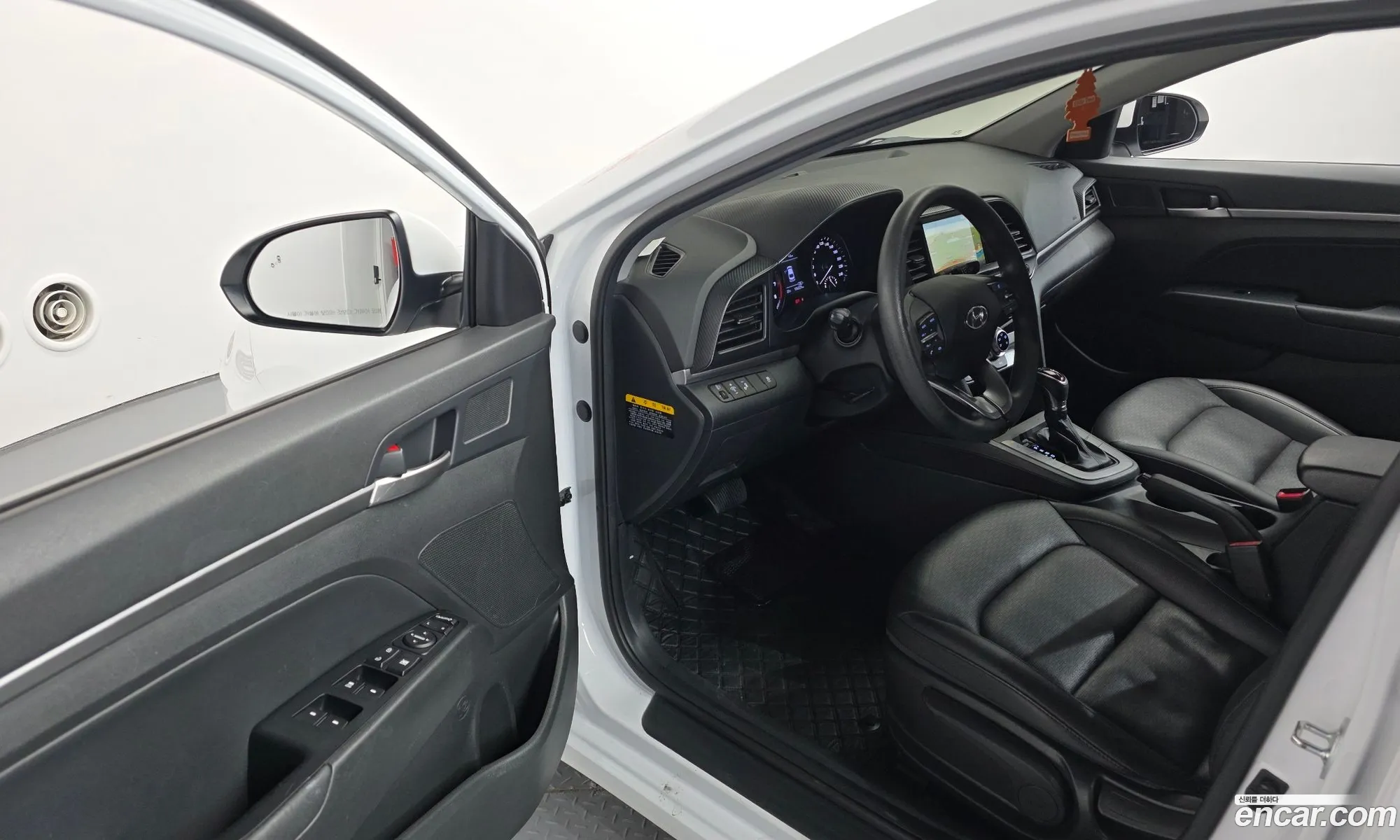 Hyundai Elantra AD 2020 — 3