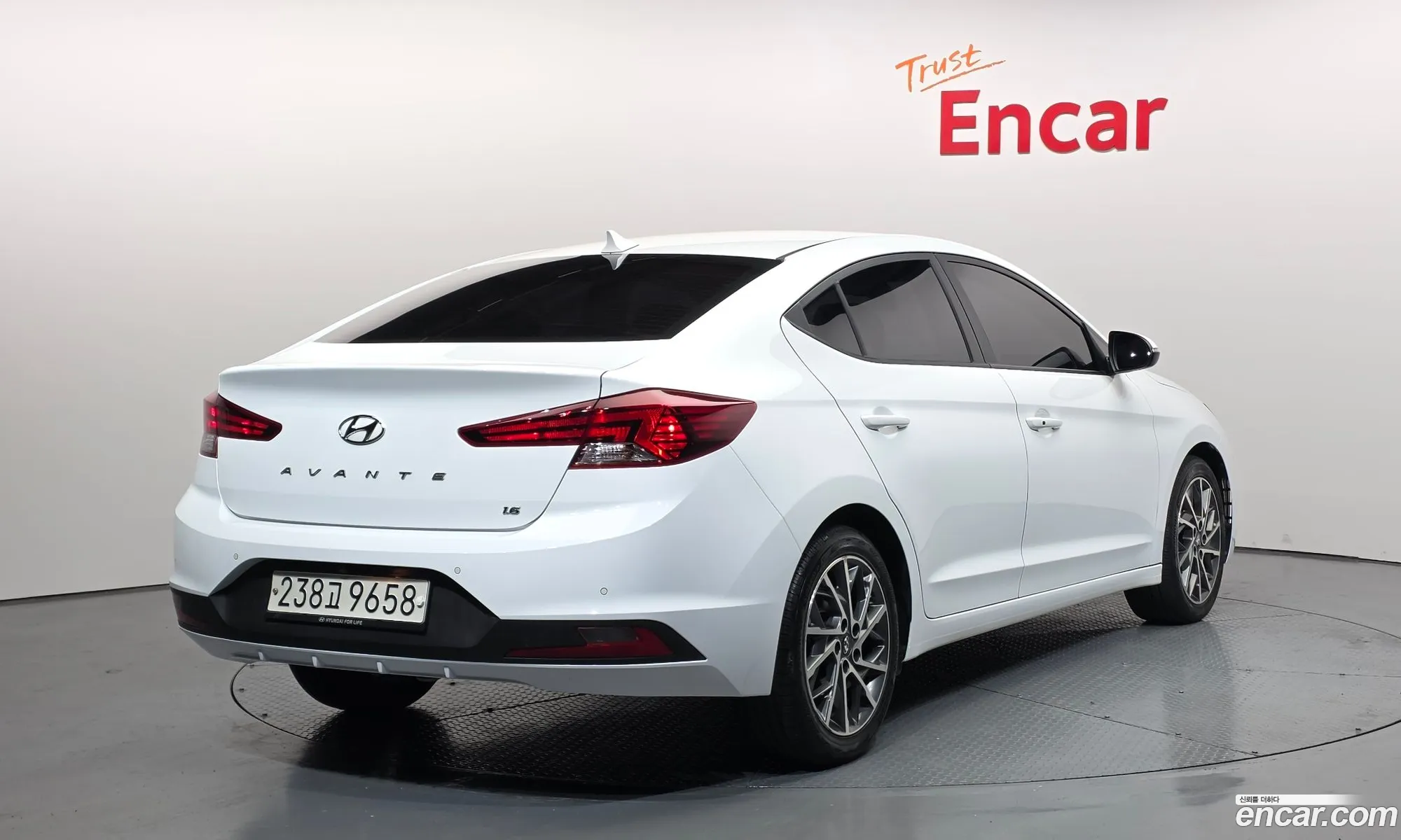 Hyundai Elantra AD 2020 — 17